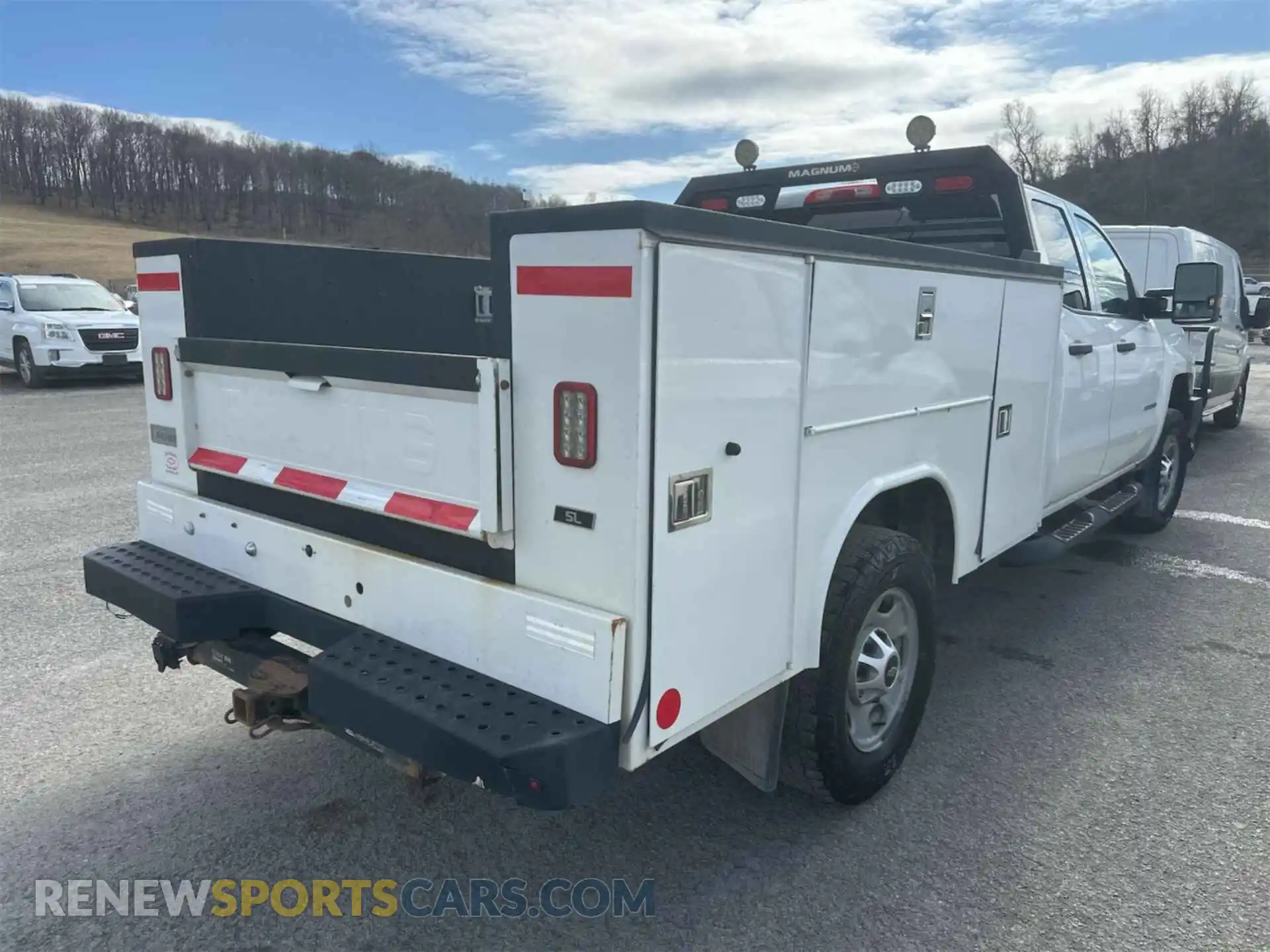 2 Photograph of a damaged car 2GC2KREG1K1129935 CHEVROLET SILVERADO 2500HD 2019
