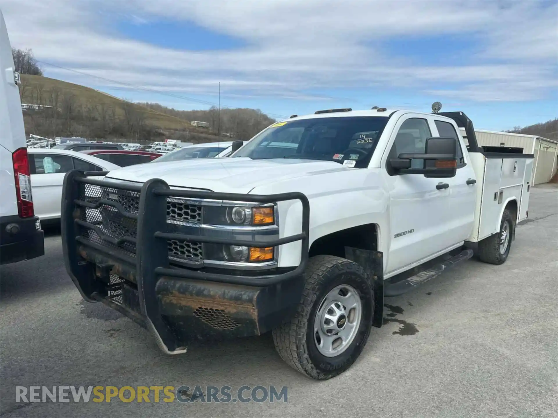 3 Photograph of a damaged car 2GC2KREG1K1129935 CHEVROLET SILVERADO 2500HD 2019