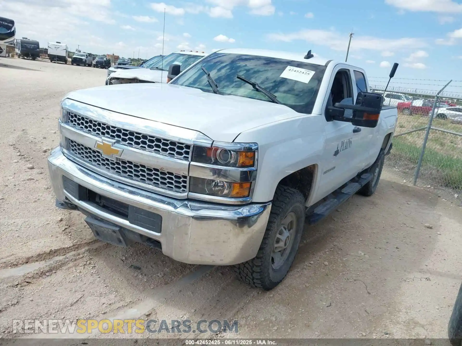 2 Фотография поврежденного автомобиля 2GC2KREG5K1215037 CHEVROLET SILVERADO 2500HD 2019