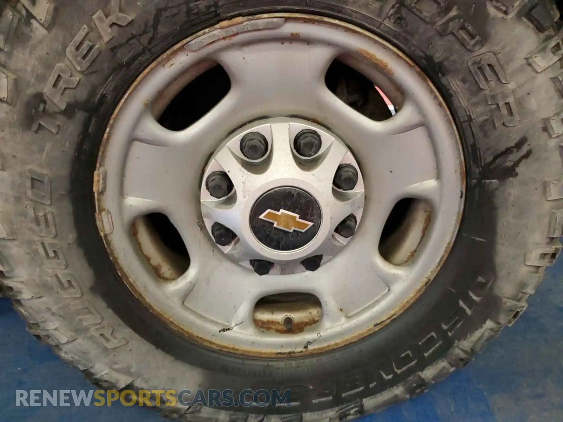 2 Photograph of a damaged car 2GC2KREGXK1156809 CHEVROLET SILVERADO 2500HD 2019