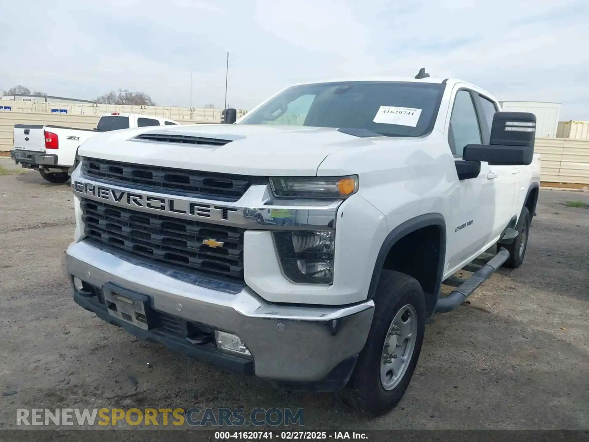 2 Photograph of a damaged car 1GC4YNE78LF215012 CHEVROLET SILVERADO 2500HD 2020