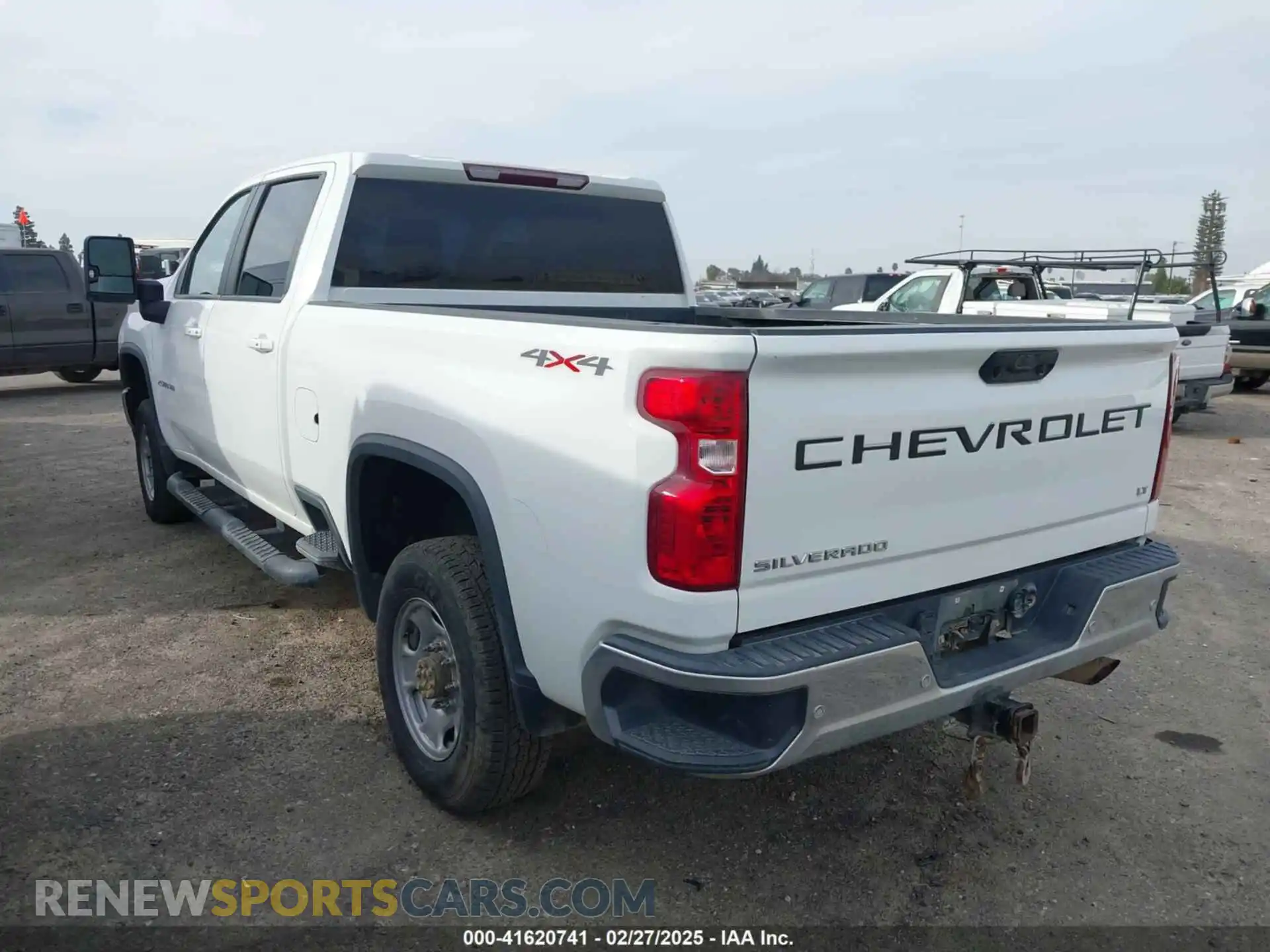 3 Photograph of a damaged car 1GC4YNE78LF215012 CHEVROLET SILVERADO 2500HD 2020