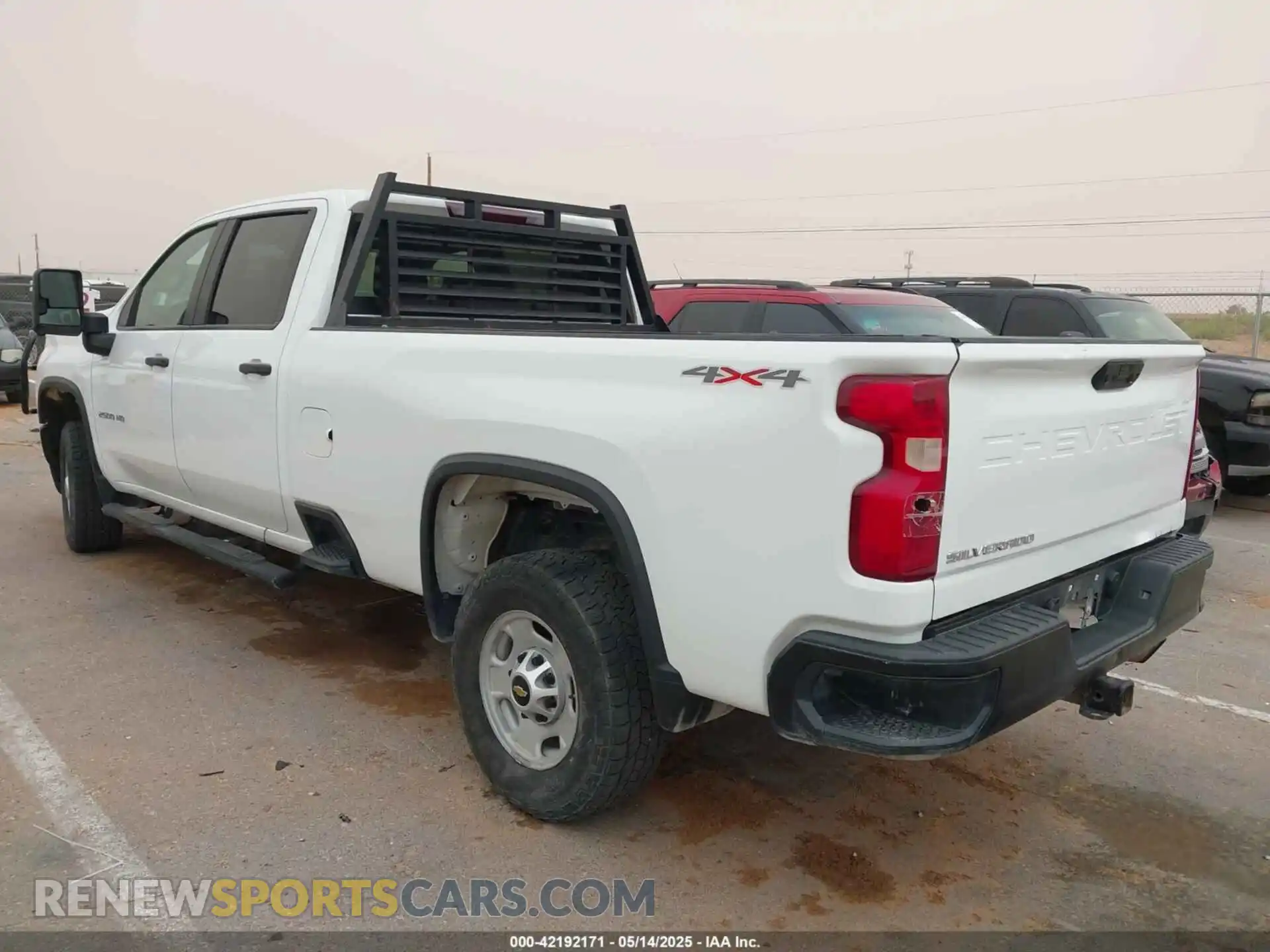 3 Photograph of a damaged car 1GC1YLE70MF136474 CHEVROLET SILVERADO 2500HD 2021