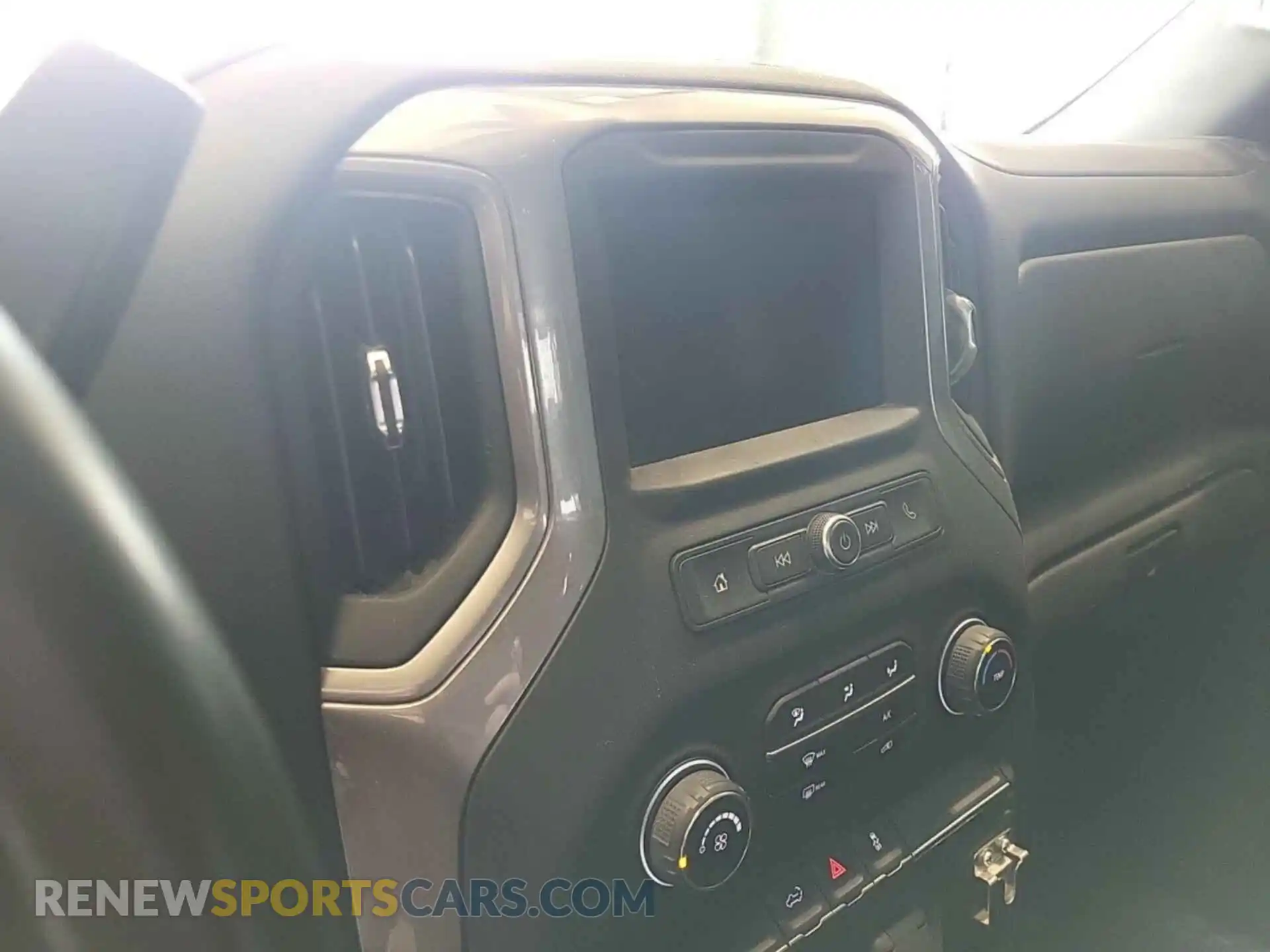 2 Photograph of a damaged car 1GC1YLE77MF132857 CHEVROLET SILVERADO 2500HD 2021