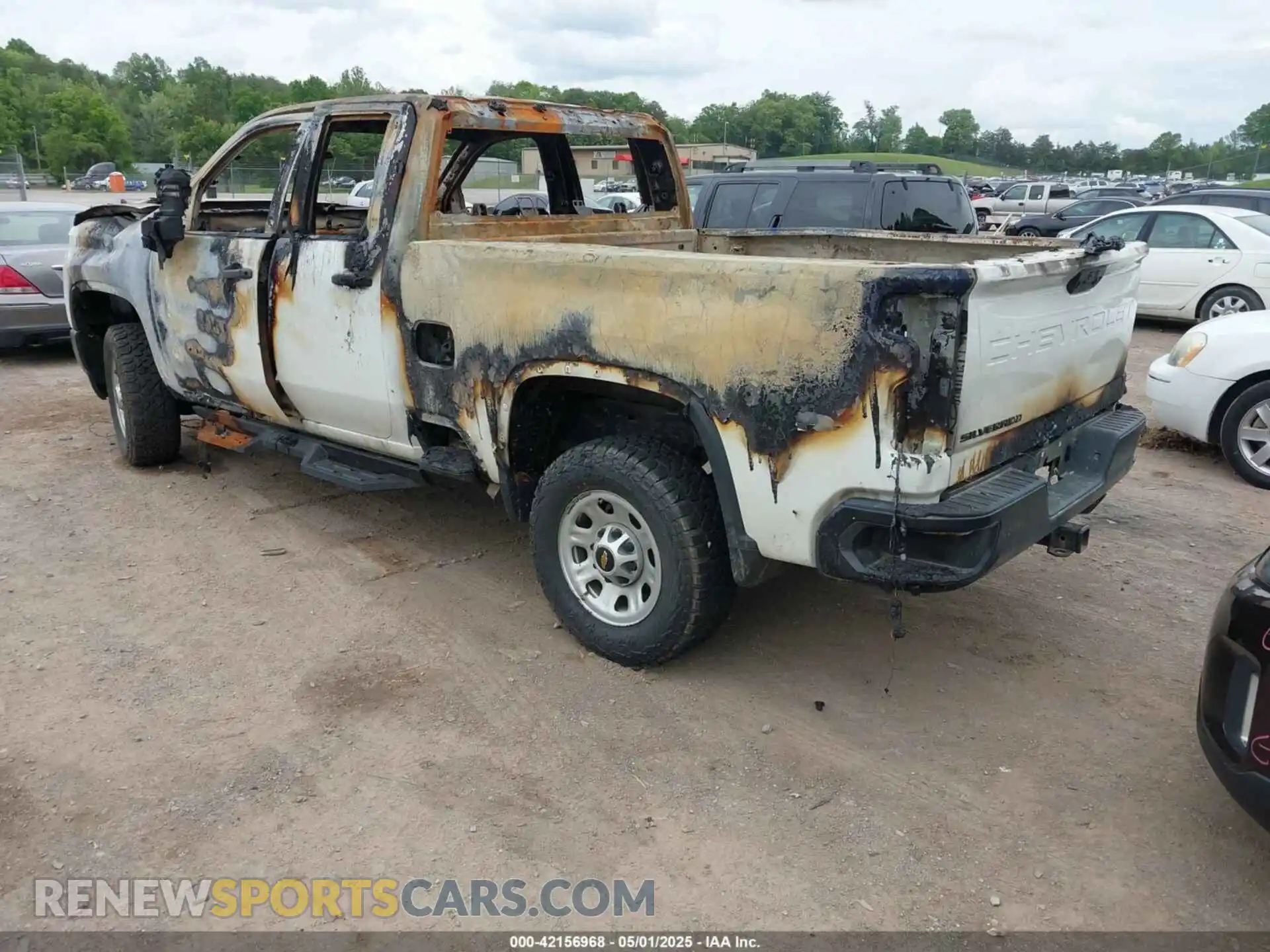 3 Photograph of a damaged car 1GC2YLE74MF285961 CHEVROLET SILVERADO 2500HD 2021