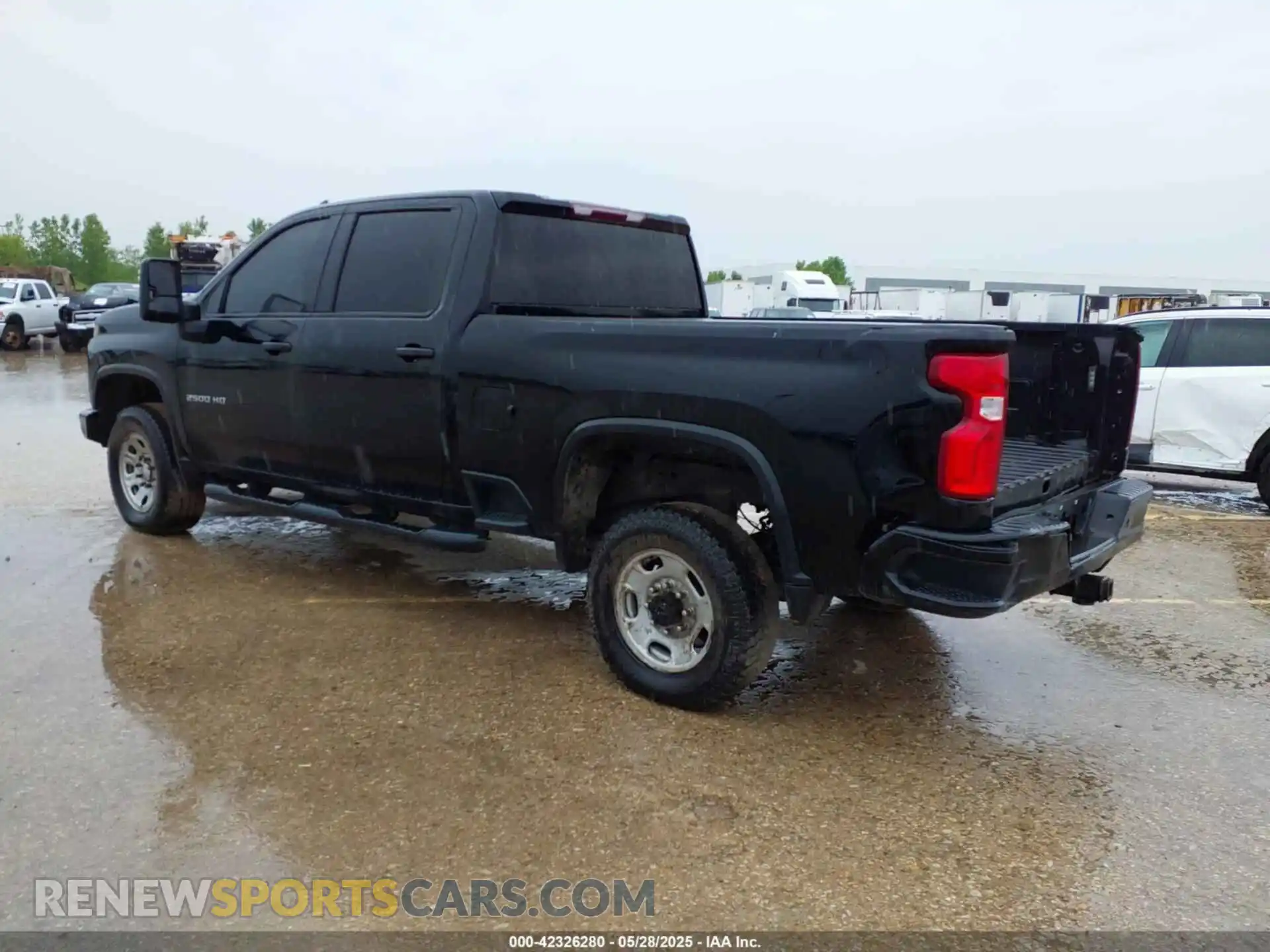 3 Photograph of a damaged car 1GC4YME74MF277616 CHEVROLET SILVERADO 2500HD 2021