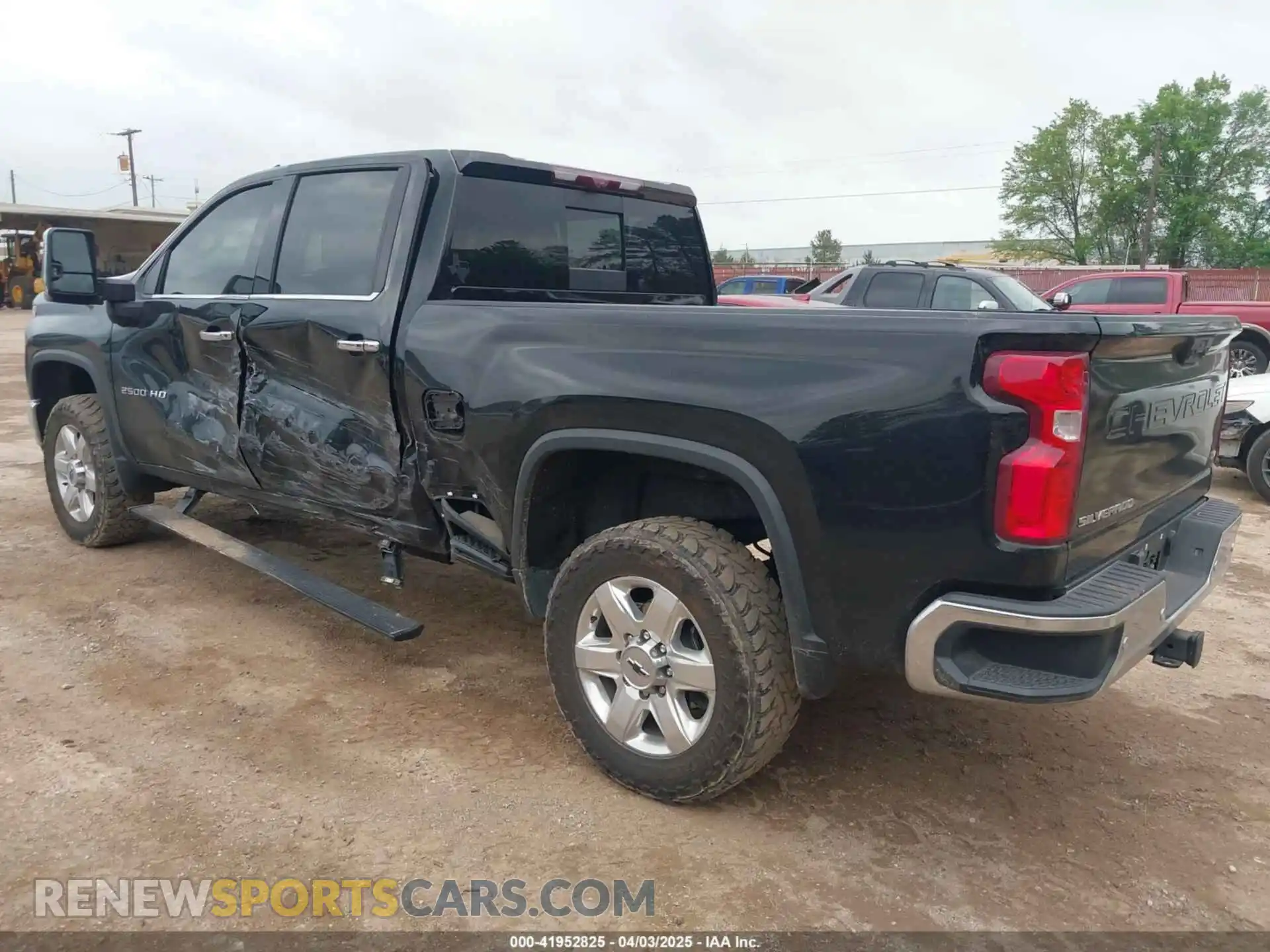 3 Photograph of a damaged car 1GC4YPEY0MF106694 CHEVROLET SILVERADO 2500HD 2021