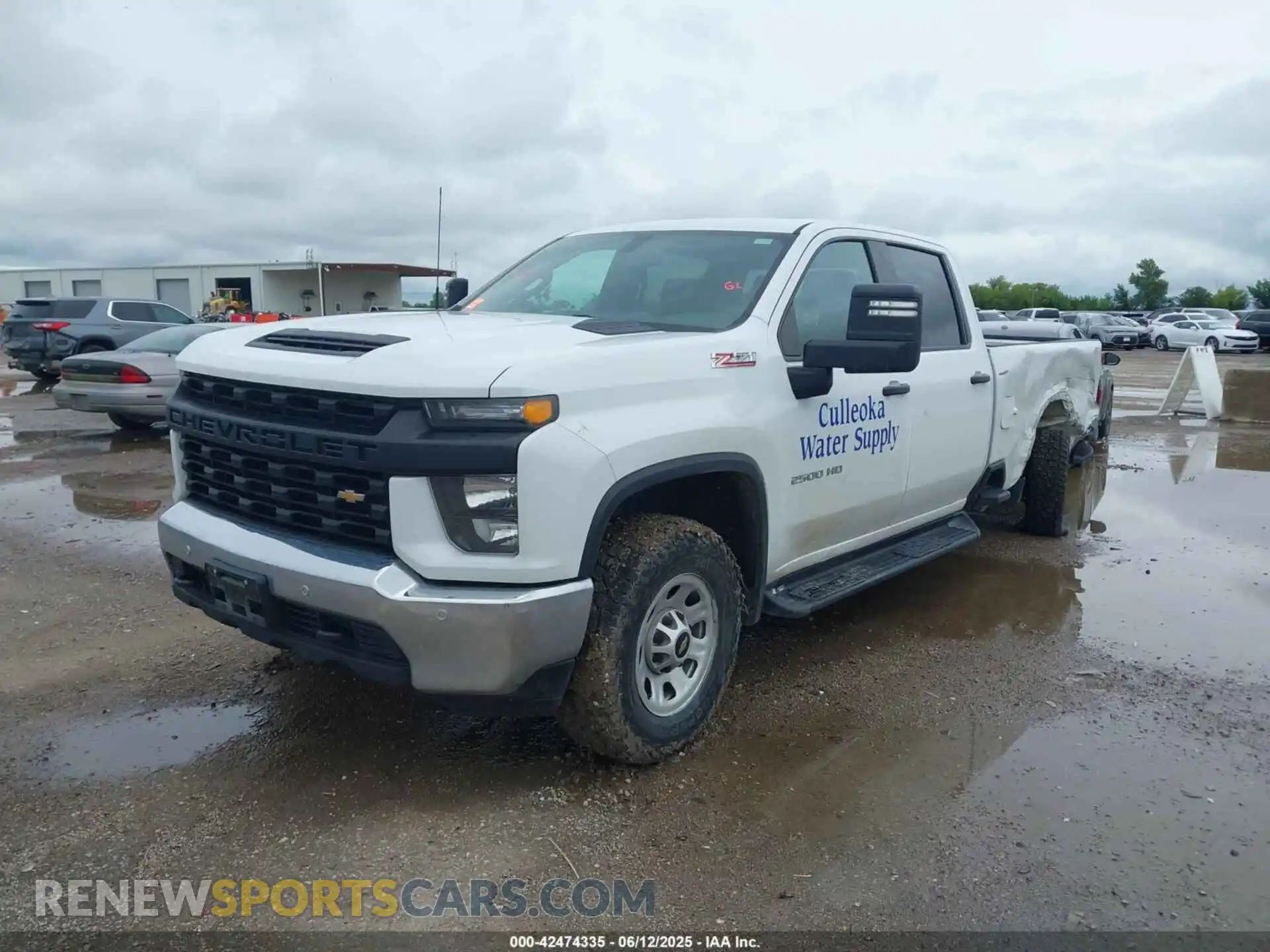 2 Photograph of a damaged car 1GC4YLE76NF273398 CHEVROLET SILVERADO 2500HD 2022