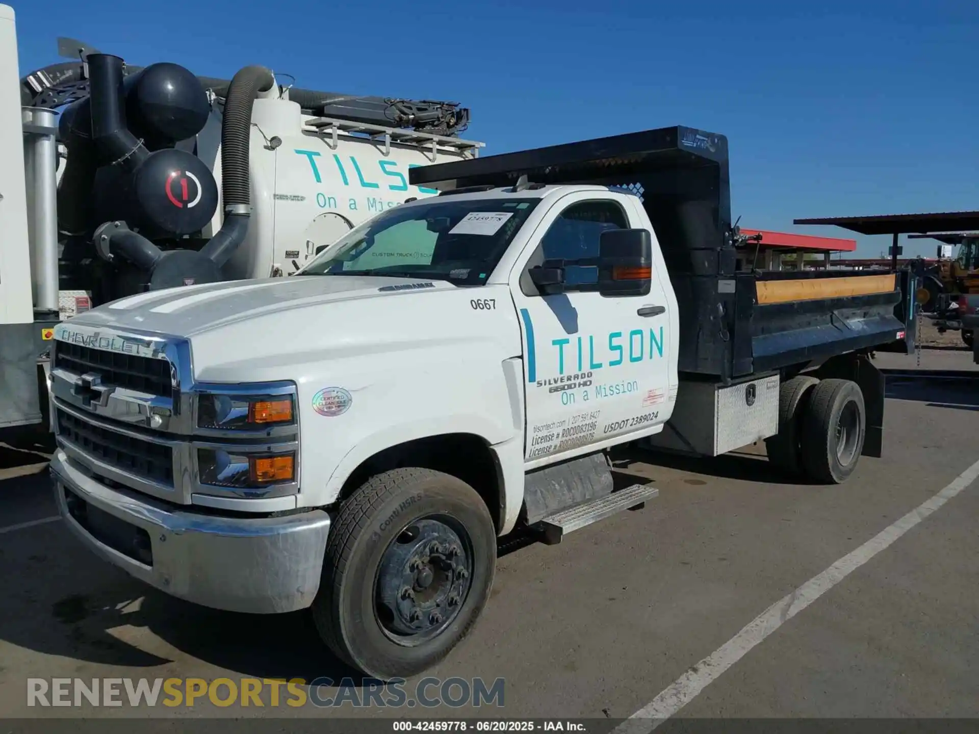 2 Photograph of a damaged car 1HTKHPVM0NH187886 CHEVROLET SILVERADO 4500HD 2022