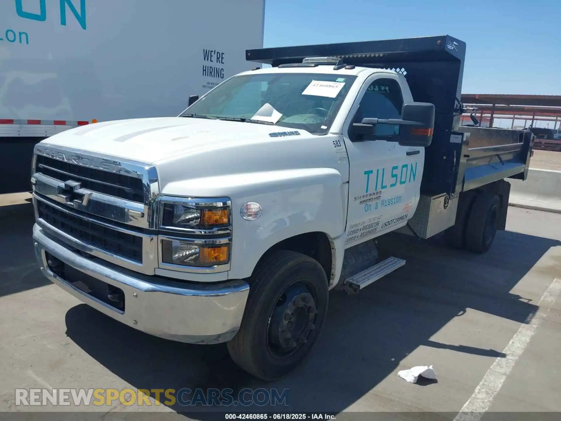 2 fotografías del automóvil dañado 1HTKHPVM4NH187891 CHEVROLET SILVERADO 4500HD 2022