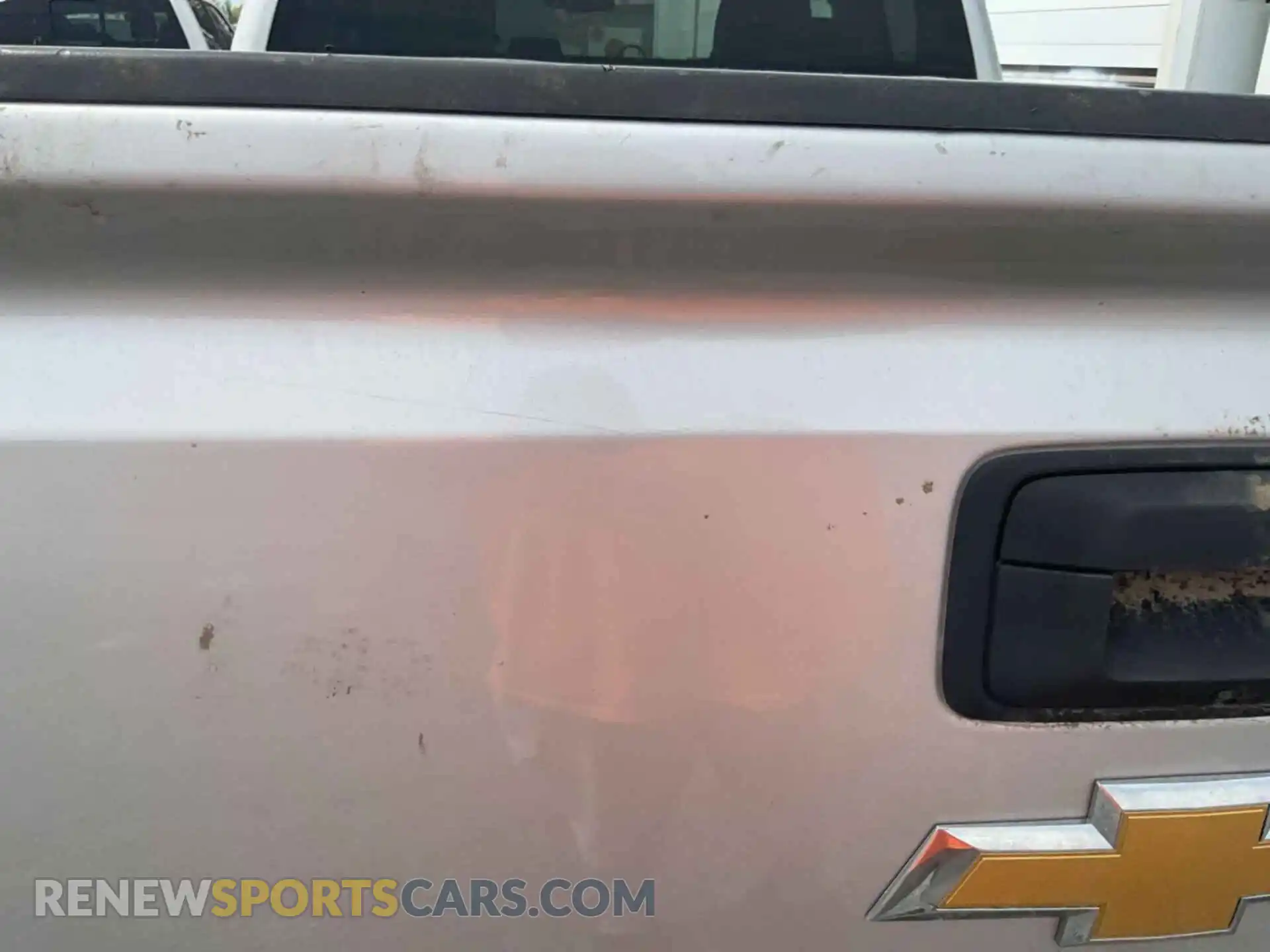 2 fotografías del automóvil dañado 2GCVKNEC1K1158712 CHEVROLET SILVERADO LD 2019