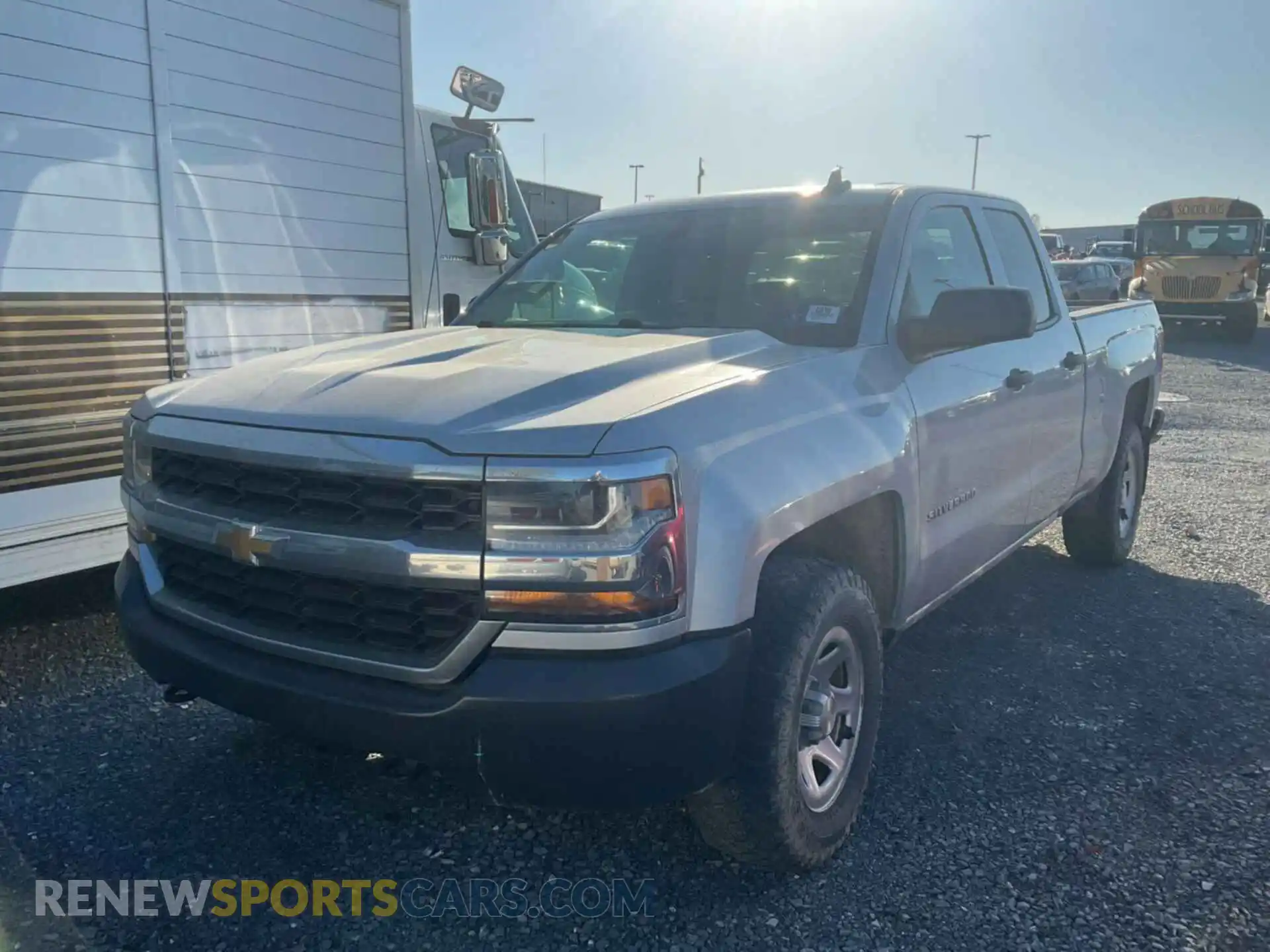 3 fotografías del automóvil dañado 2GCVKNEC1K1158712 CHEVROLET SILVERADO LD 2019