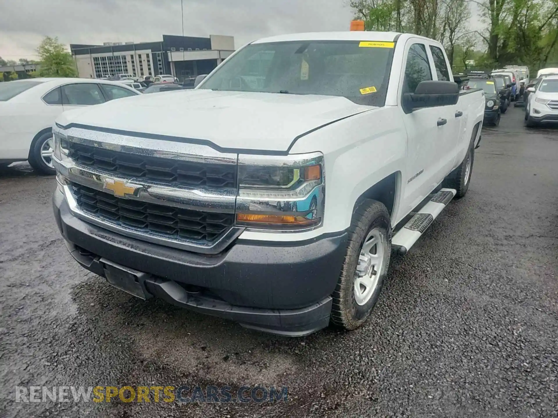 2 fotografías del automóvil dañado 2GCVKNEC3K1201897 CHEVROLET SILVERADO LD 2019