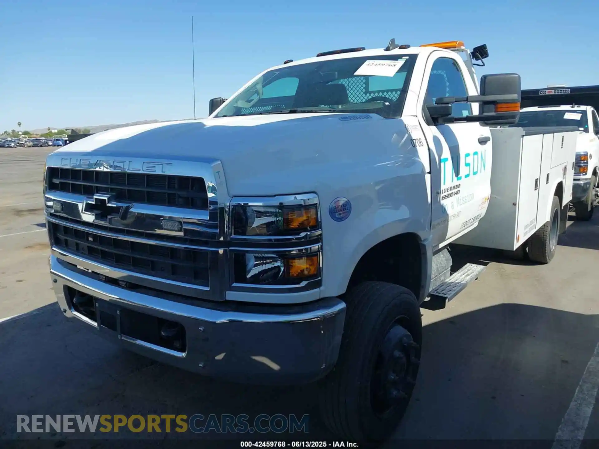 2 Photograph of a damaged car 1HTKJPVM4PH130937 CHEVROLET SILVERADO MD 2023