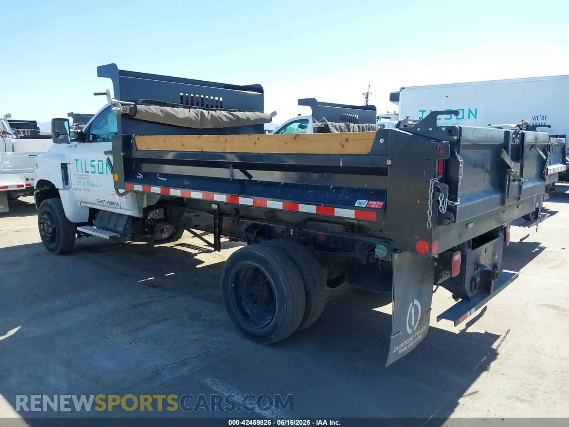 3 Фотография поврежденного автомобиля 1HTKJPVM5PH218198 CHEVROLET SILVERADO MD 2023