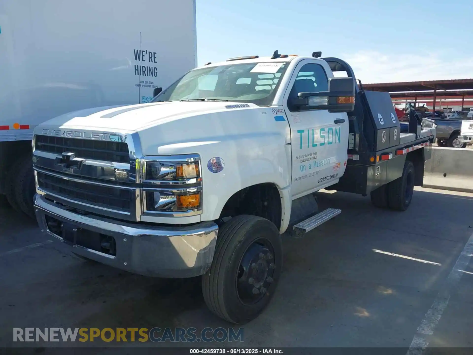 2 fotografías del automóvil dañado 1HTKJPVM6PH333568 CHEVROLET SILVERADO MD 2023