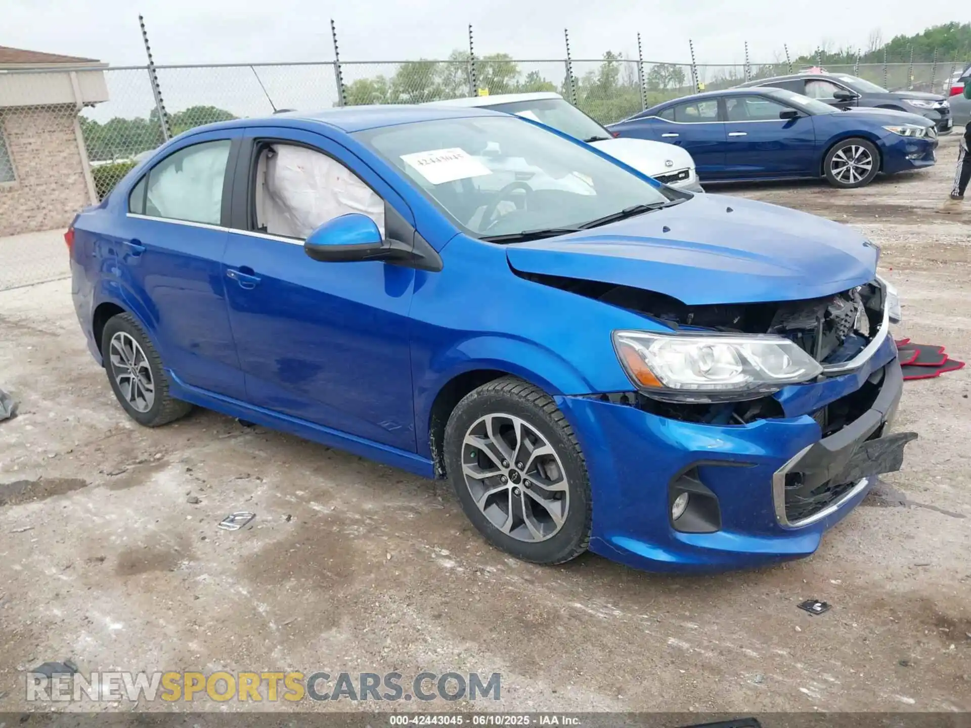 1 Фотография поврежденного автомобиля 1G1JD5SB1L4103521 CHEVROLET SONIC 2020