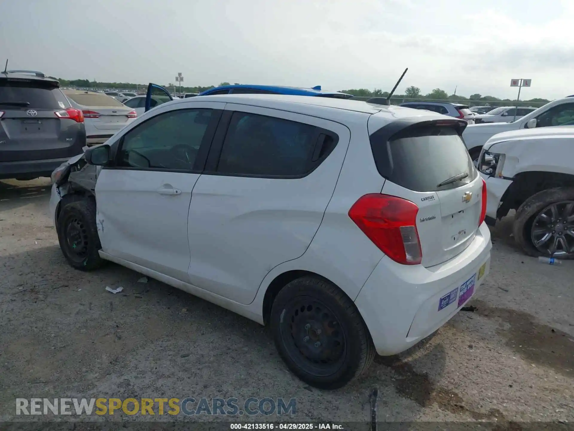 3 fotografías del automóvil dañado KL8CB6SAXMC715610 CHEVROLET SPARK 2021