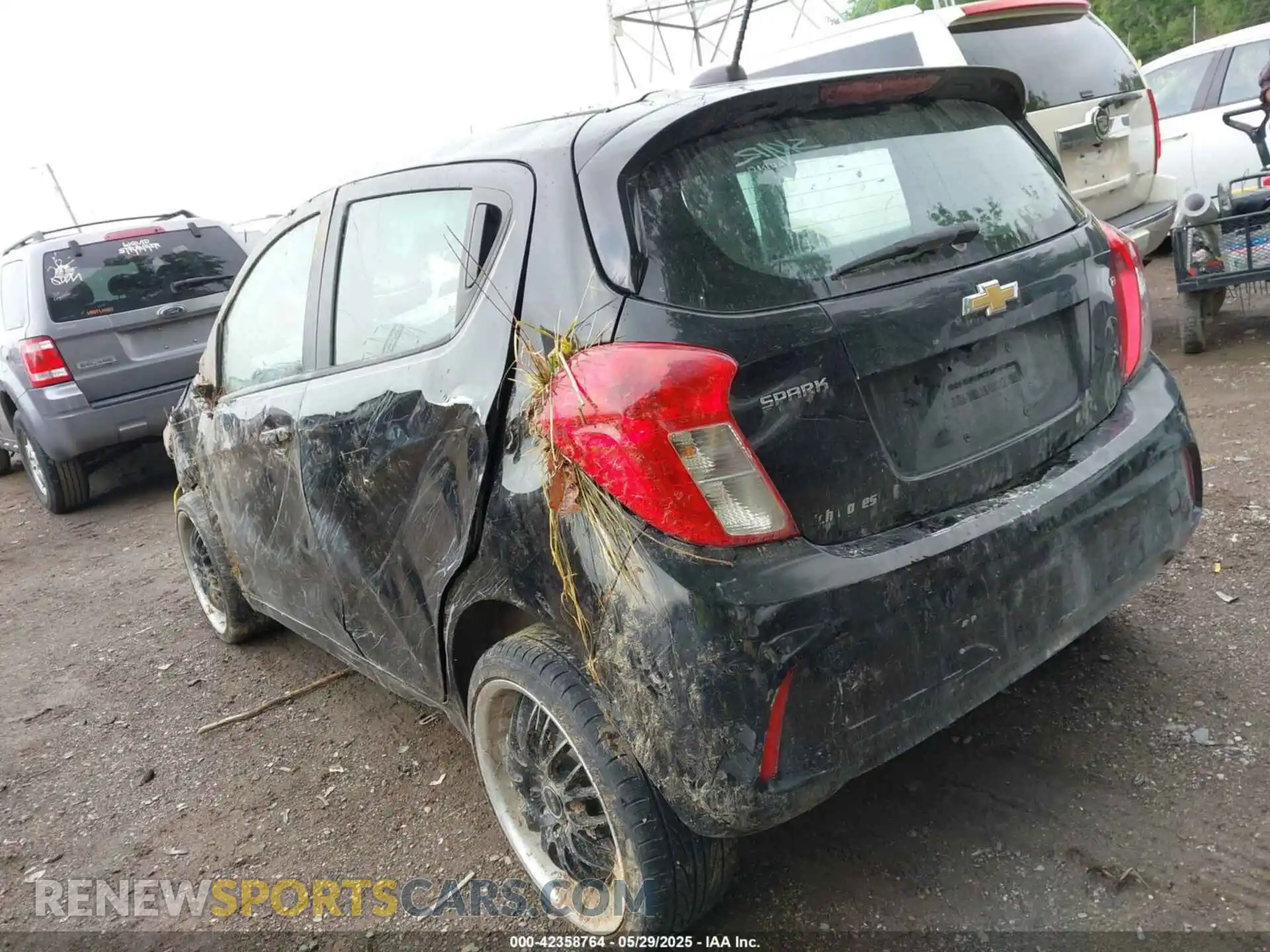 3 Photograph of a damaged car KL8CD6SA6MC721964 CHEVROLET SPARK 2021