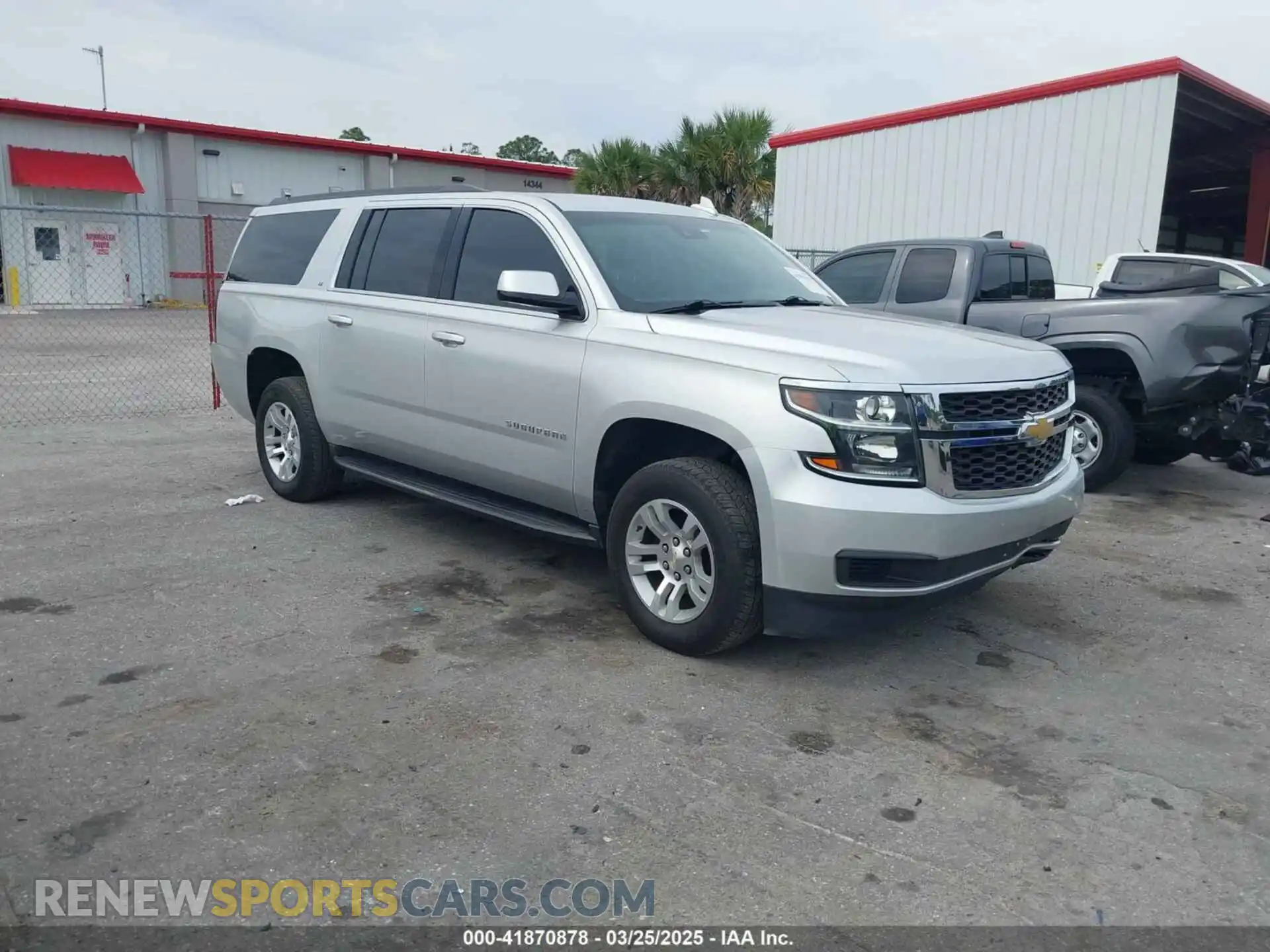 1 Photograph of a damaged car 1GNSCHKC6KR372891 CHEVROLET SUBURBAN 2019