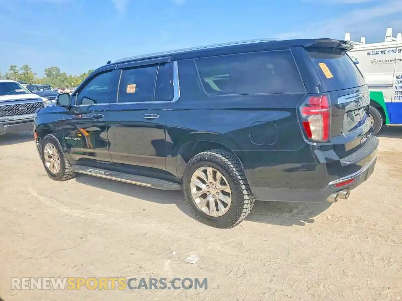 2 Фотография поврежденного автомобиля 1GNSCFKD5MR306610 CHEVROLET SUBURBAN 2021