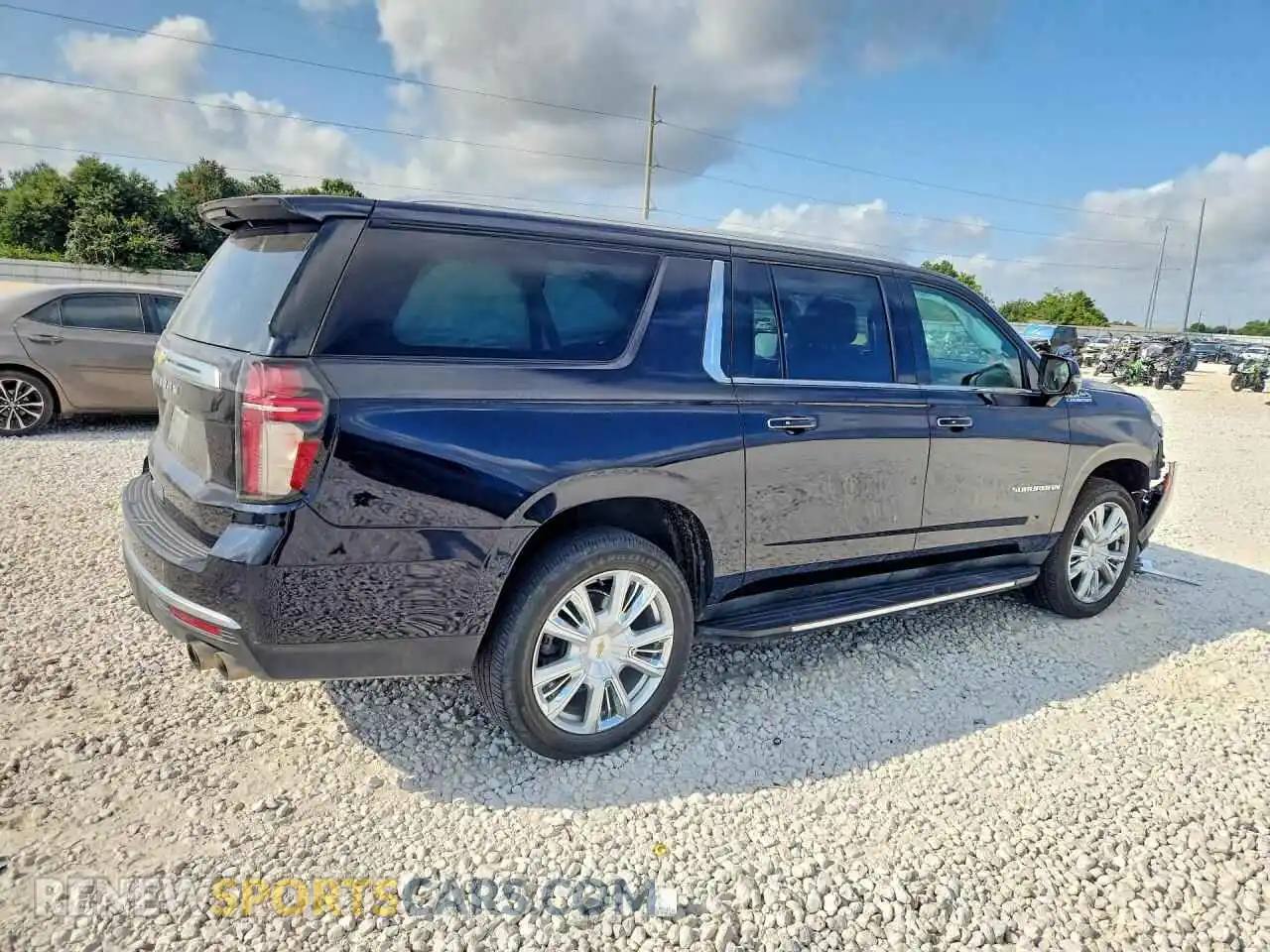 3 Photograph of a damaged car 1GNSCGKL8MR100288 CHEVROLET SUBURBAN 2021