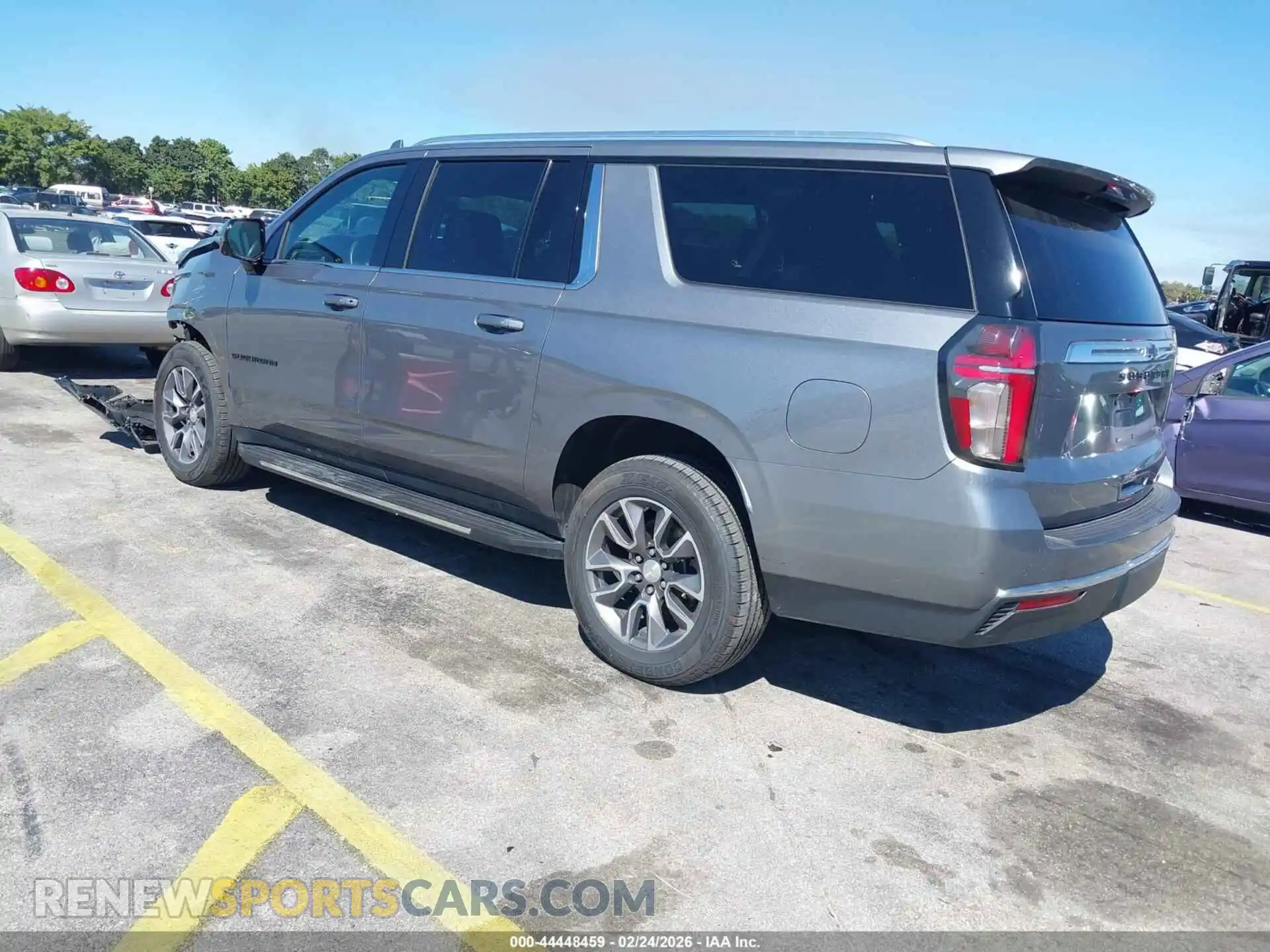 3 Фотография поврежденного автомобиля 1GNSCCKD2NR302725 CHEVROLET SUBURBAN 2022