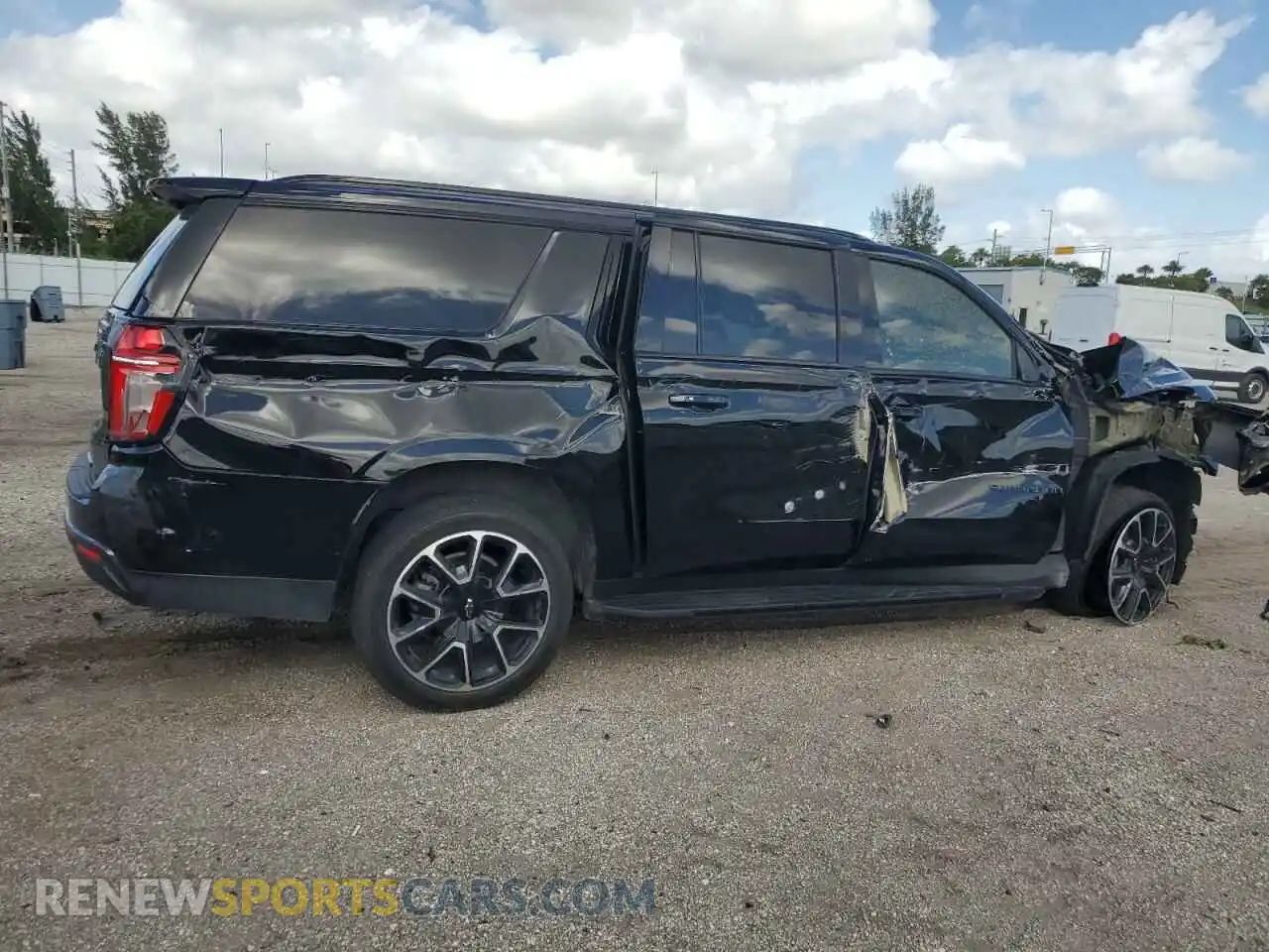 3 Photograph of a damaged car 1GNSCEKD1NR304560 CHEVROLET SUBURBAN 2022