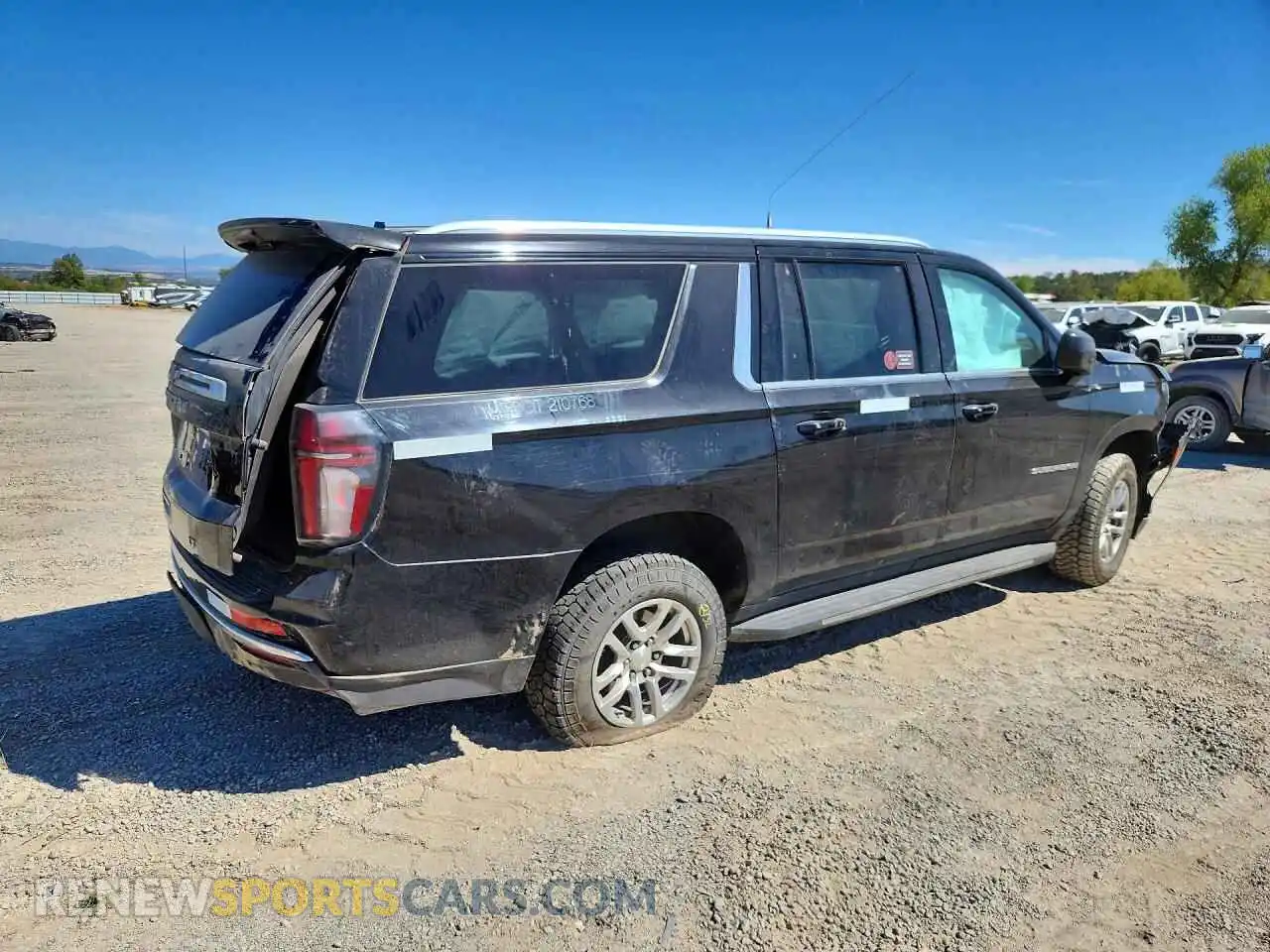 3 Photograph of a damaged car 1GNSKCKD6NR163329 CHEVROLET SUBURBAN 2022