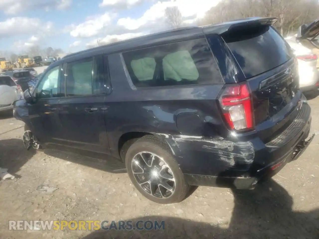2 fotografías del automóvil dañado 1GNSKEKD4NR303096 CHEVROLET SUBURBAN 2022