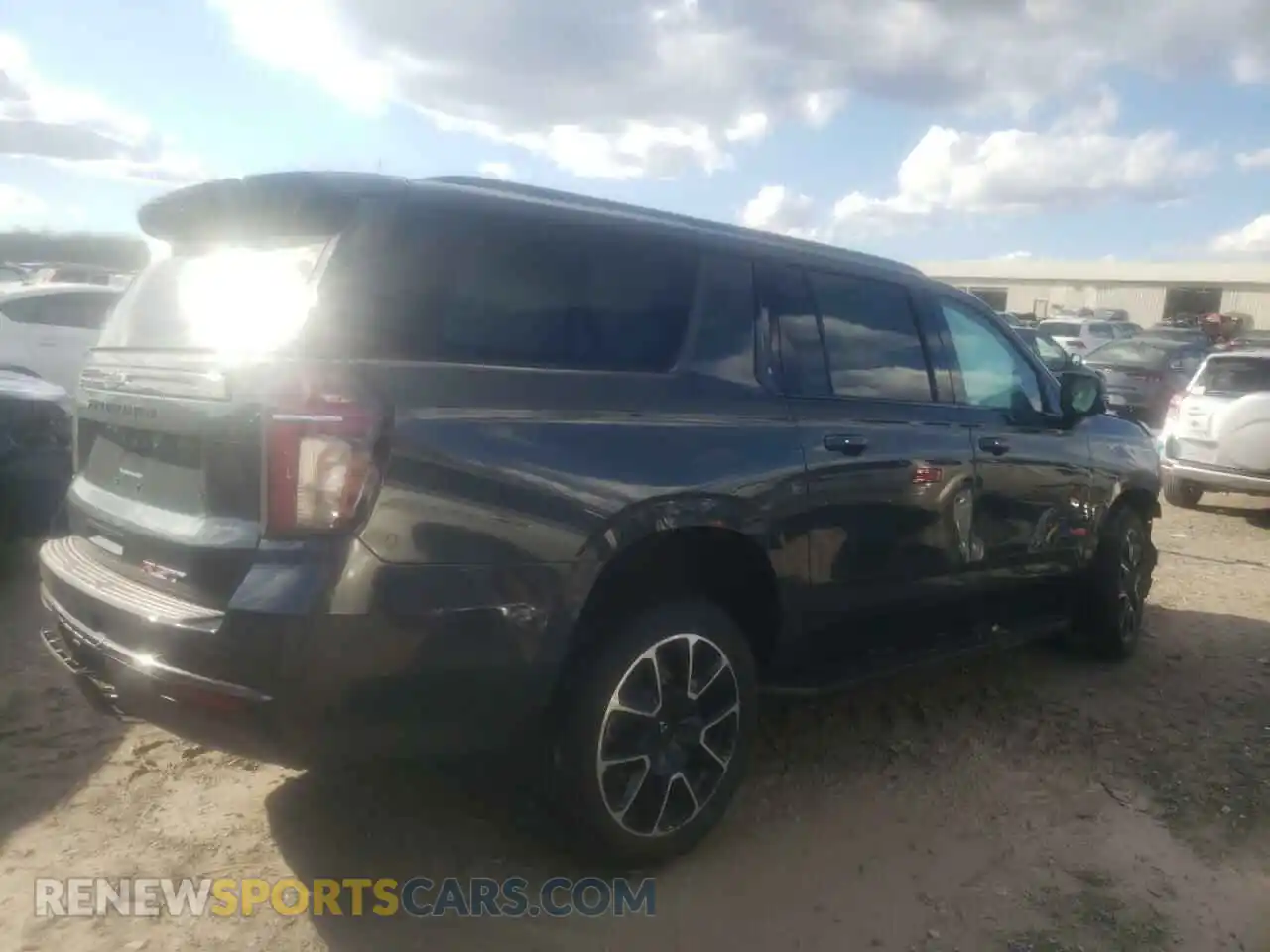 3 fotografías del automóvil dañado 1GNSKEKD4NR303096 CHEVROLET SUBURBAN 2022
