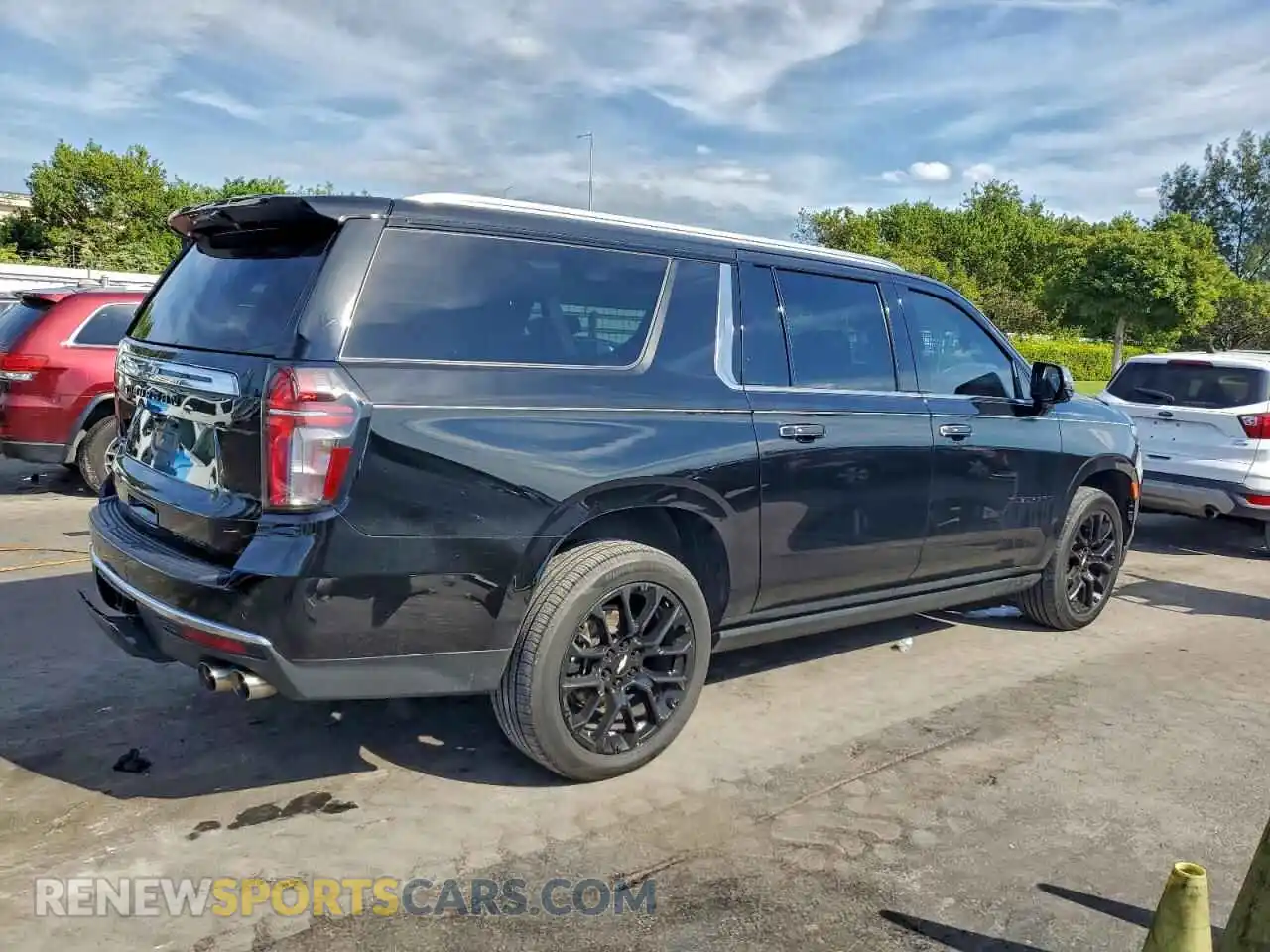 3 Photograph of a damaged car 1GNSCFKDXPR162461 CHEVROLET SUBURBAN 2023