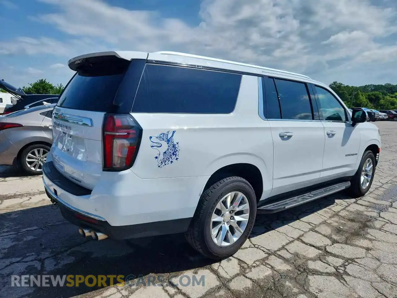 3 Photograph of a damaged car 1GNSCFKDXPR354995 CHEVROLET SUBURBAN 2023
