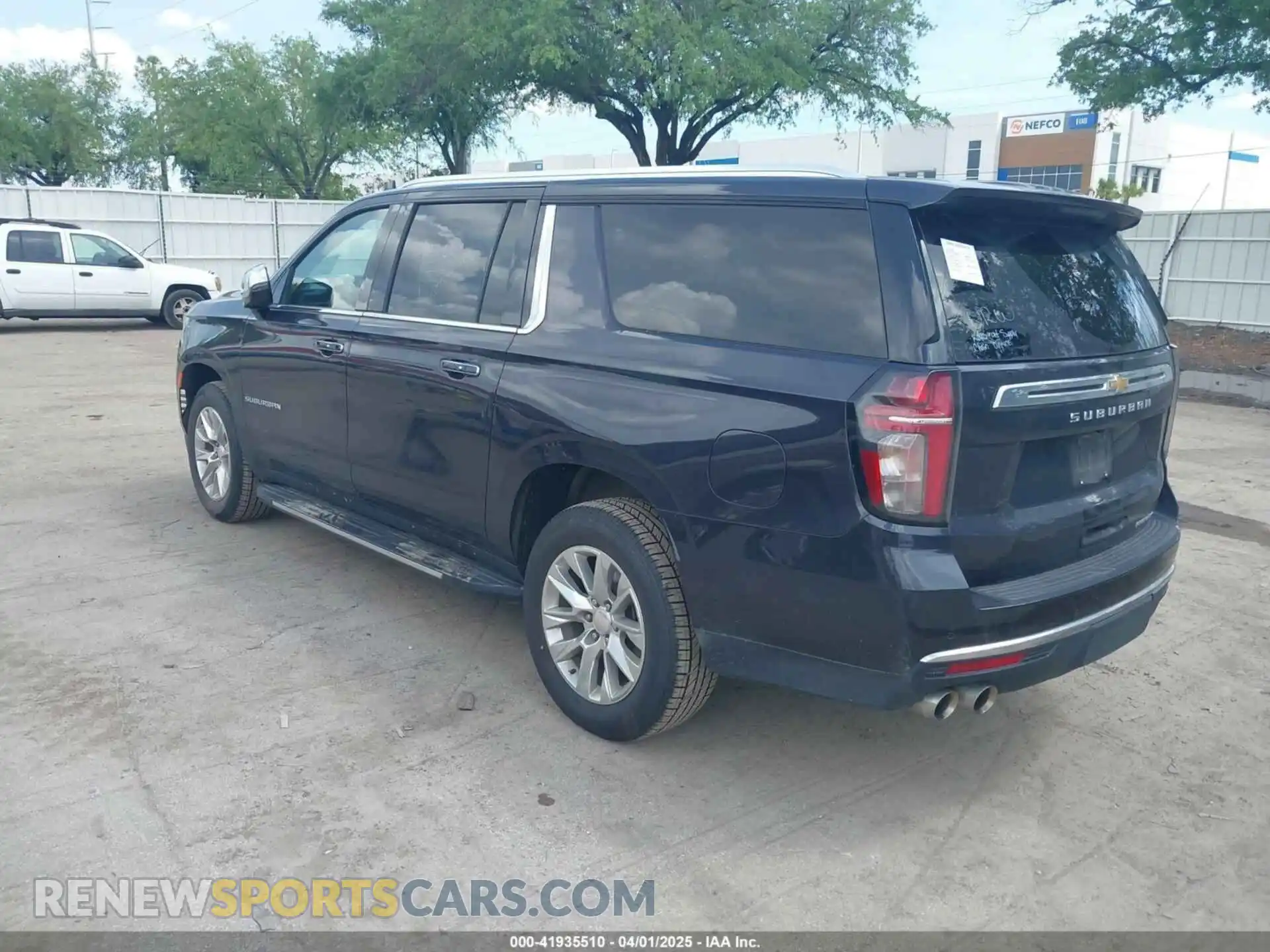 3 Photograph of a damaged car 1GNSCFKDXPR380853 CHEVROLET SUBURBAN 2023