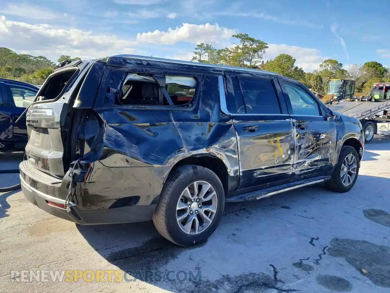 3 Фотография поврежденного автомобиля 1GNSKBKD7PR294203 CHEVROLET SUBURBAN 2023