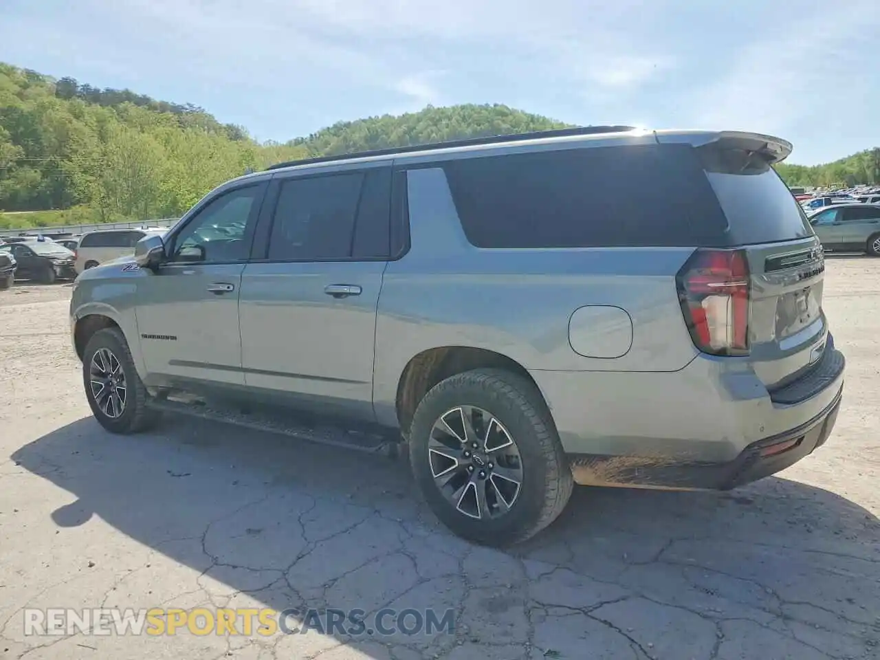 2 Photograph of a damaged car 1GNSKDKD4PR363389 CHEVROLET SUBURBAN 2023