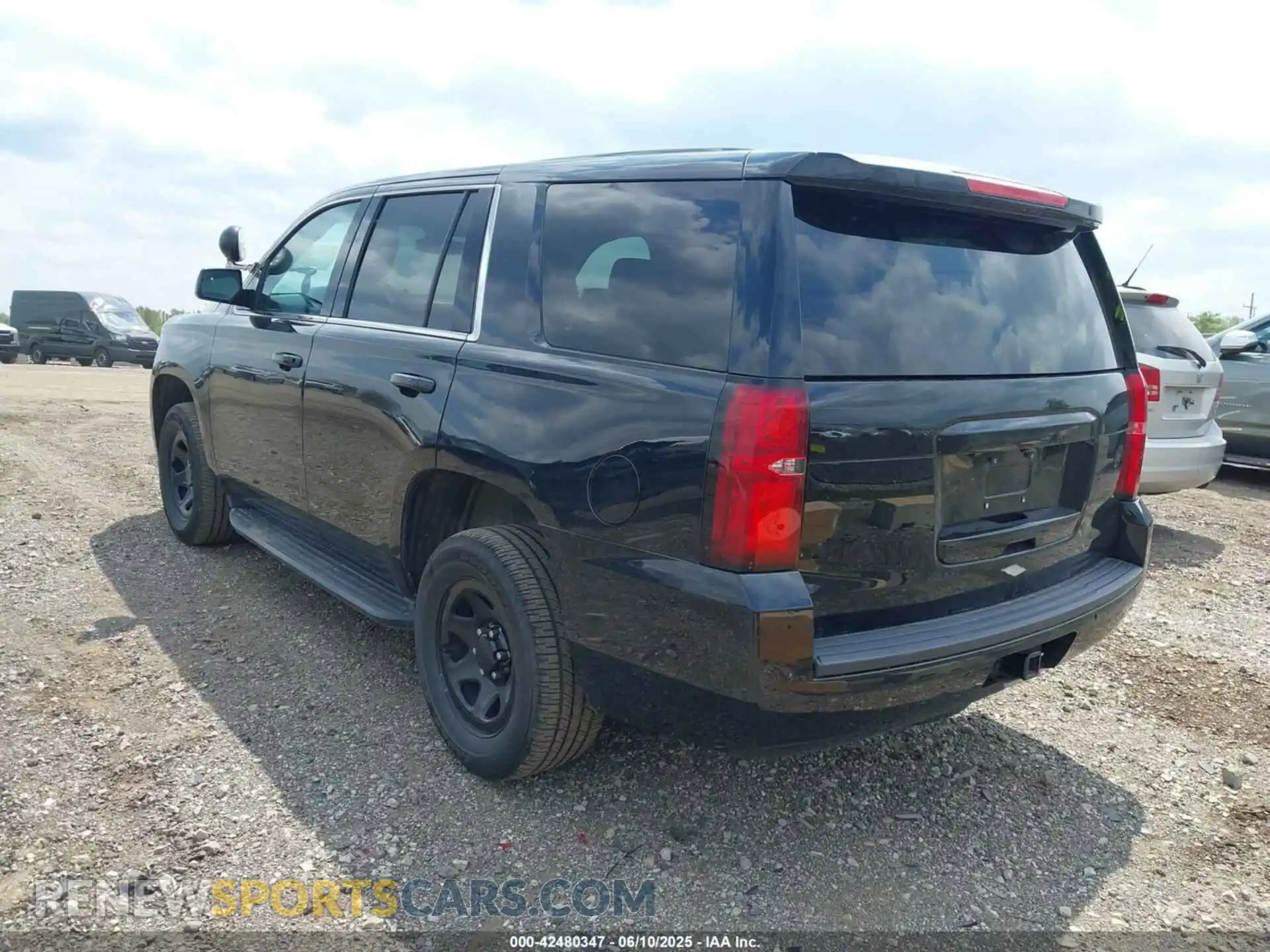 3 Photograph of a damaged car 1GNLCDEC8KR376000 CHEVROLET TAHOE 2019