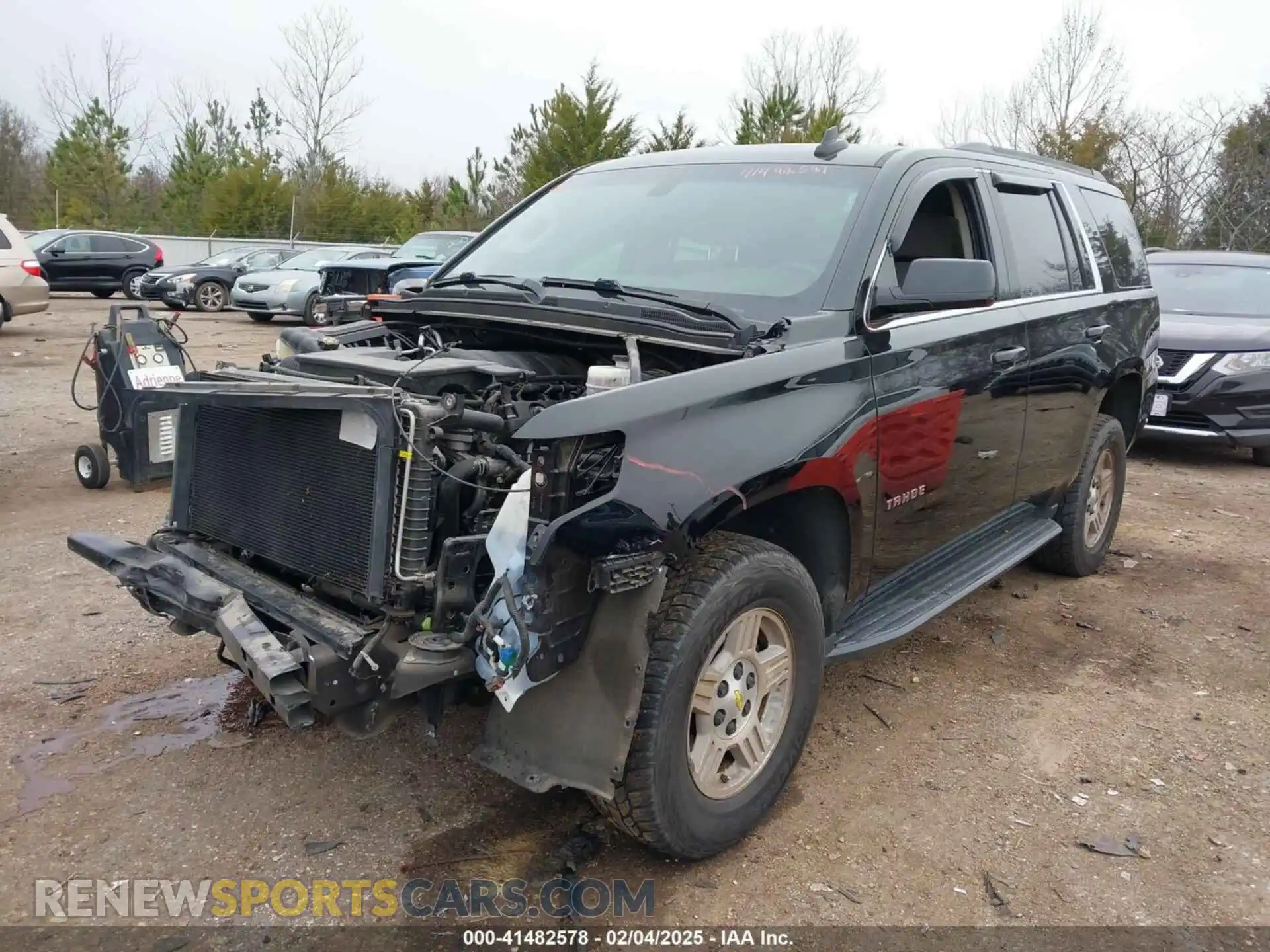2 fotografías del automóvil dañado 1GNSCAKC1LR177807 CHEVROLET TAHOE 2020