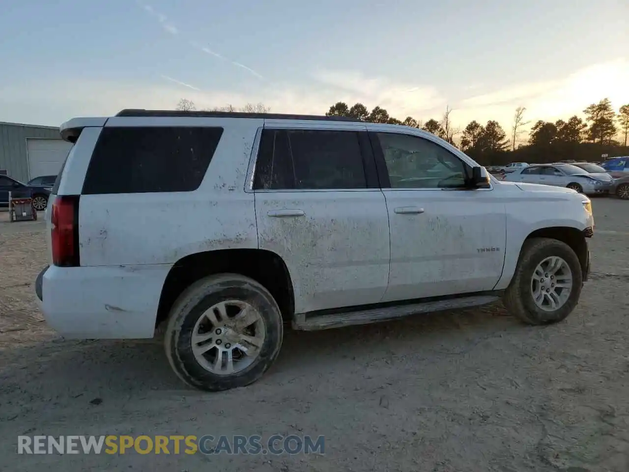 3 Photograph of a damaged car 1GNSCBKC3LR121275 CHEVROLET TAHOE 2020