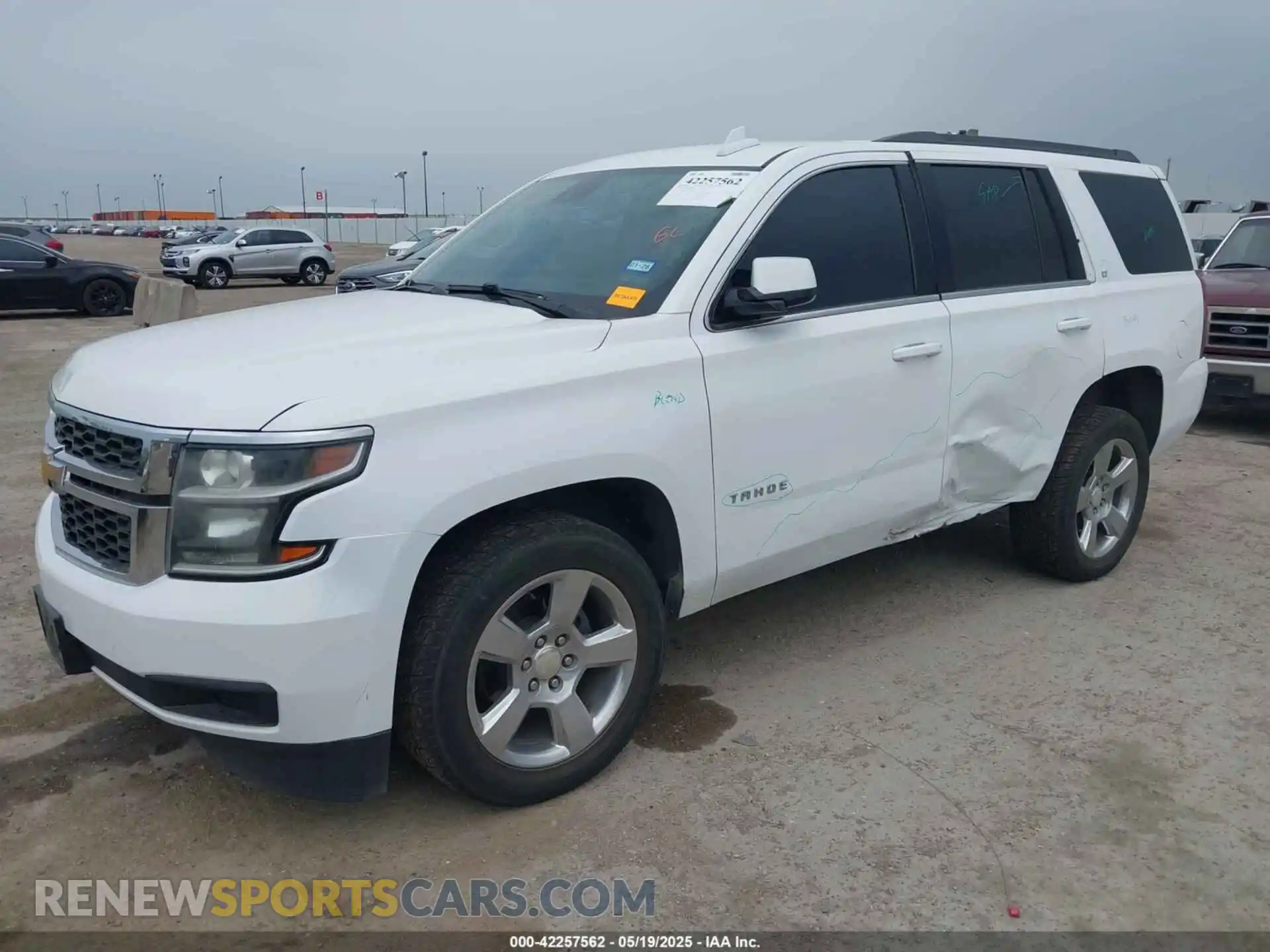 2 Photograph of a damaged car 1GNSCBKC4LR140921 CHEVROLET TAHOE 2020