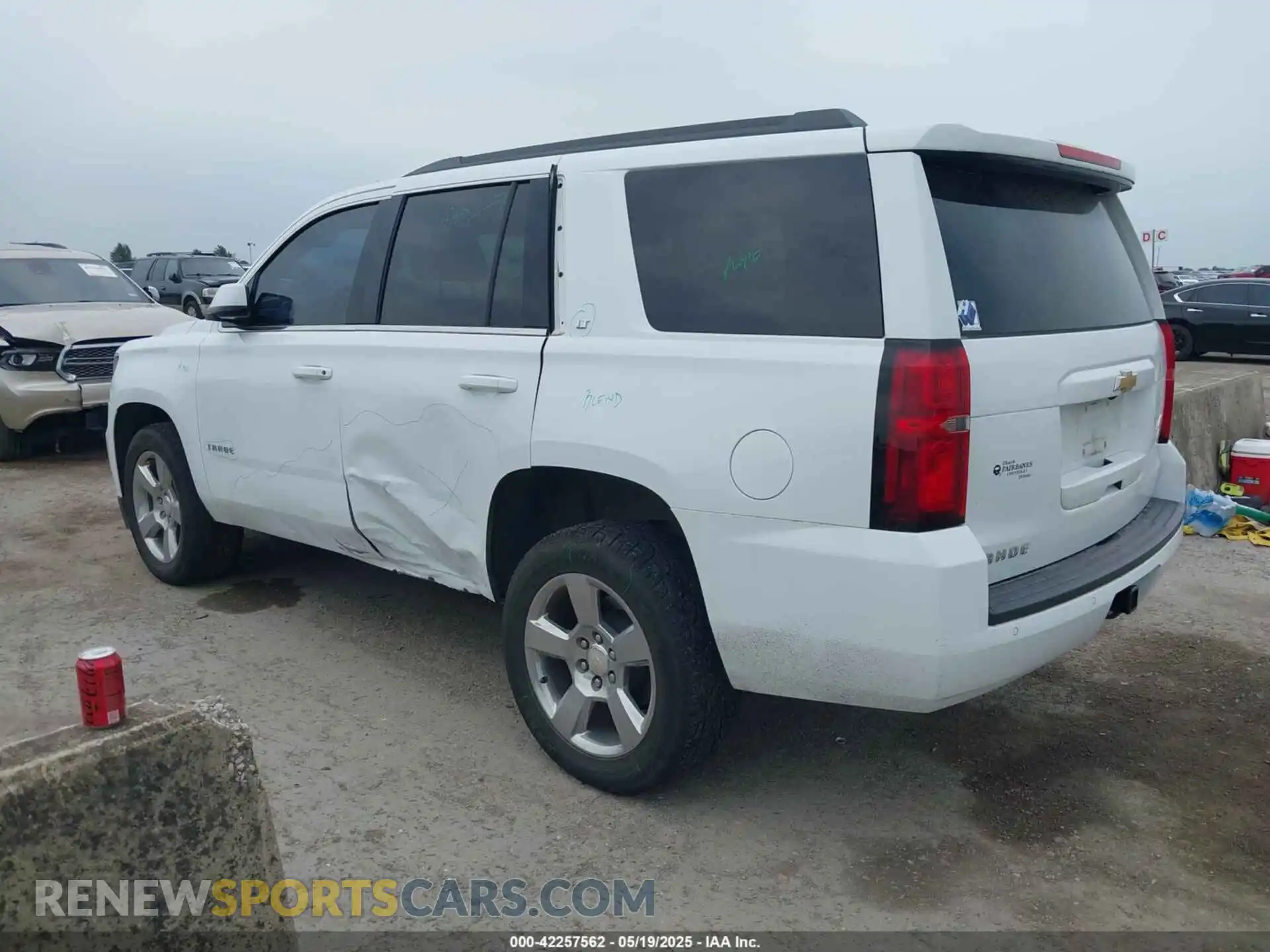 3 Photograph of a damaged car 1GNSCBKC4LR140921 CHEVROLET TAHOE 2020