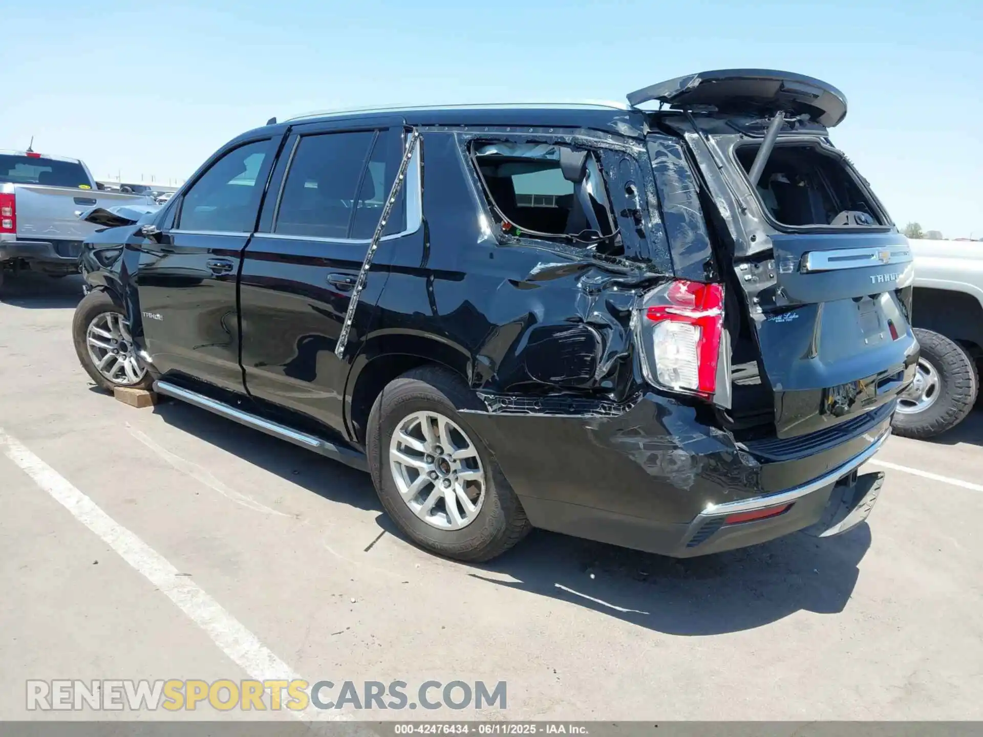 3 Photograph of a damaged car 1GNSCNKD5MR263476 CHEVROLET TAHOE 2021