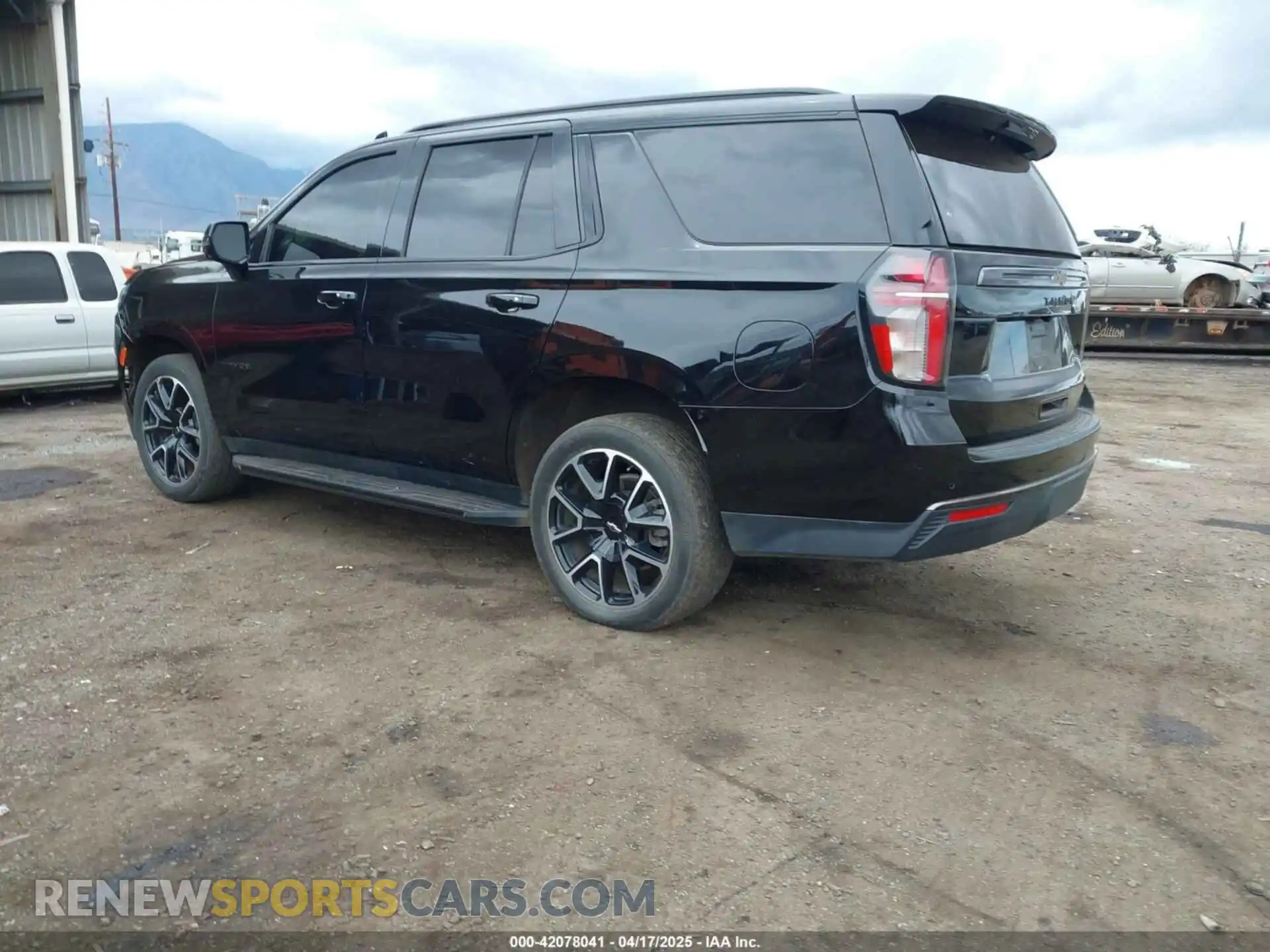 3 Photograph of a damaged car 1GNSCRKD9MR245313 CHEVROLET TAHOE 2021