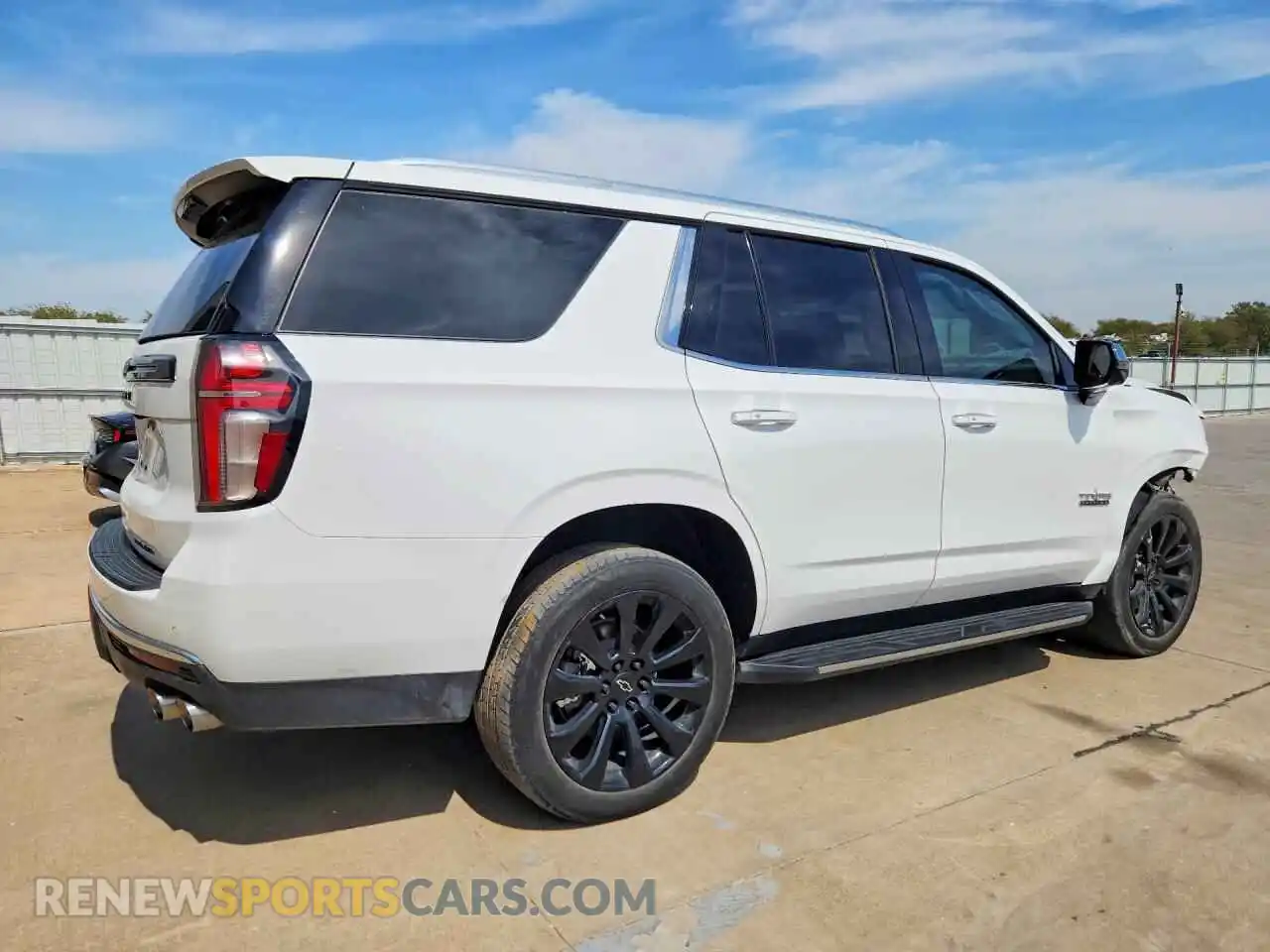 3 fotografías del automóvil dañado 1GNSCSKD2MR103859 CHEVROLET TAHOE 2021