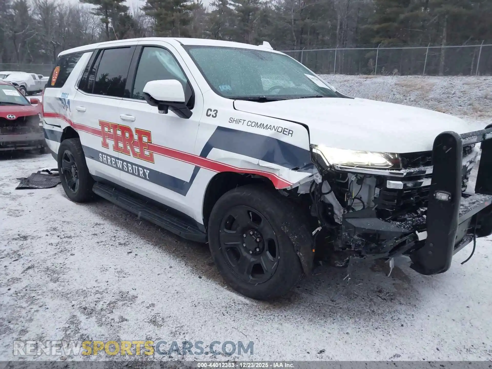 1 Photograph of a damaged car 1GNSKLED3MR455062 CHEVROLET TAHOE 2021