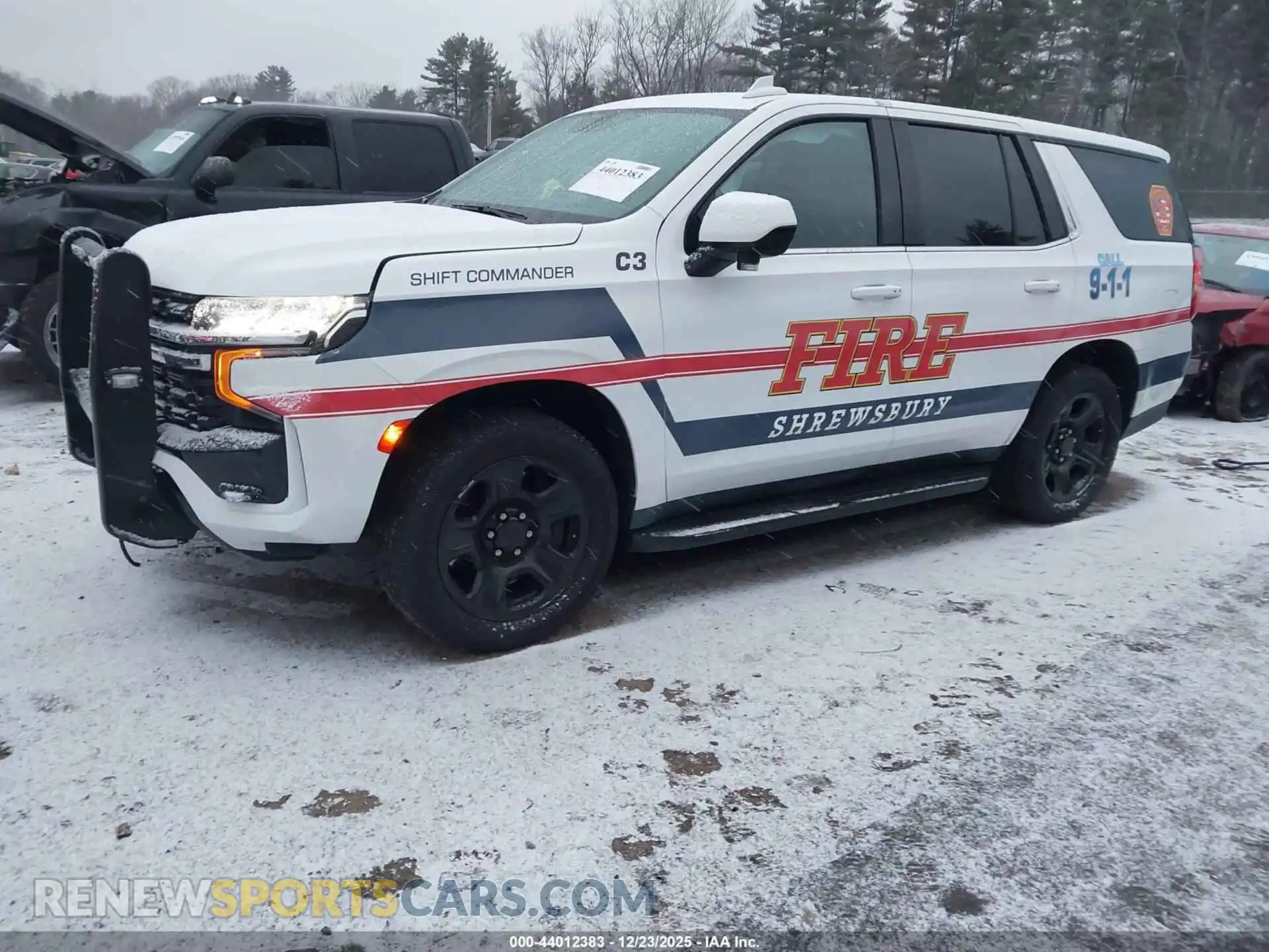 2 Photograph of a damaged car 1GNSKLED3MR455062 CHEVROLET TAHOE 2021