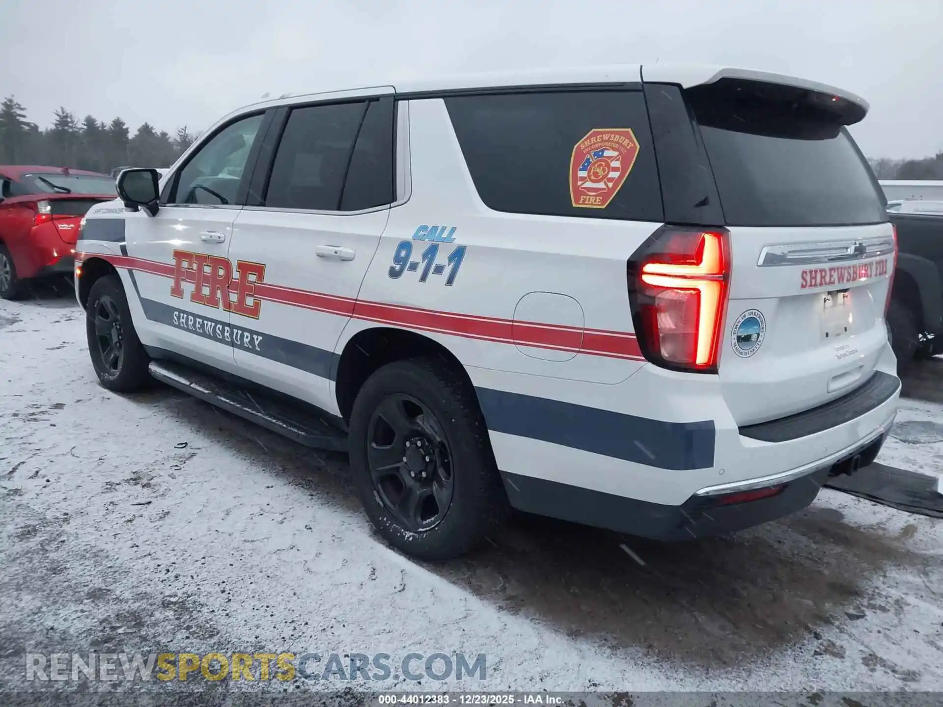3 Photograph of a damaged car 1GNSKLED3MR455062 CHEVROLET TAHOE 2021