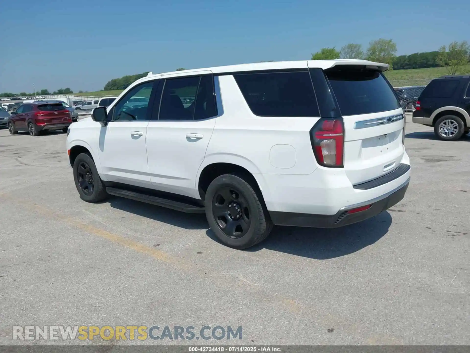 3 Photograph of a damaged car 1GNSKLED8MR258369 CHEVROLET TAHOE 2021