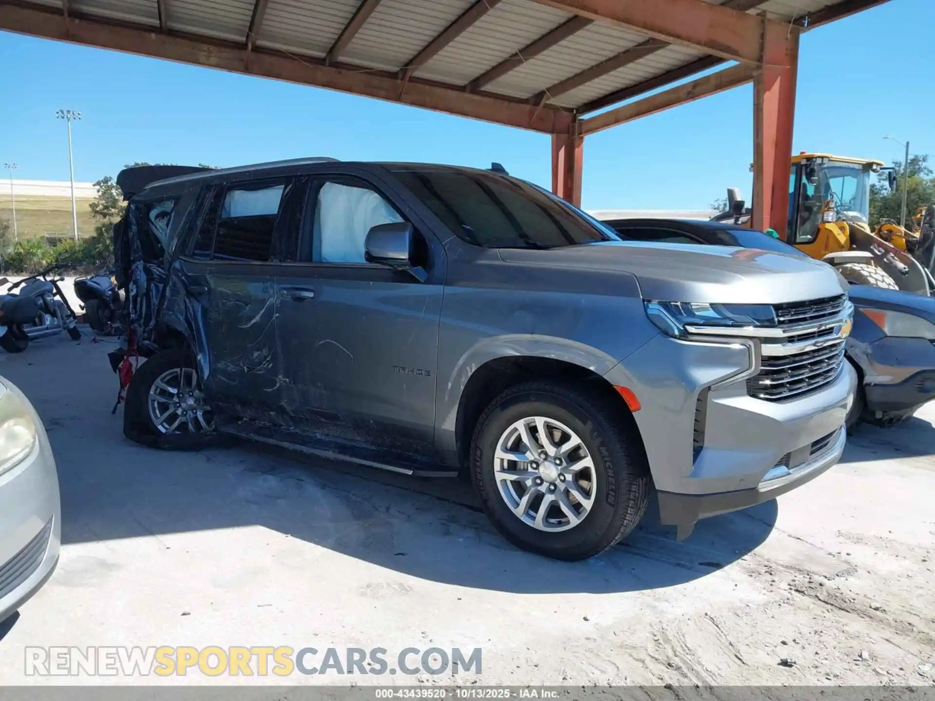 1 Photograph of a damaged car 1GNSCNKD0NR303965 CHEVROLET TAHOE 2022