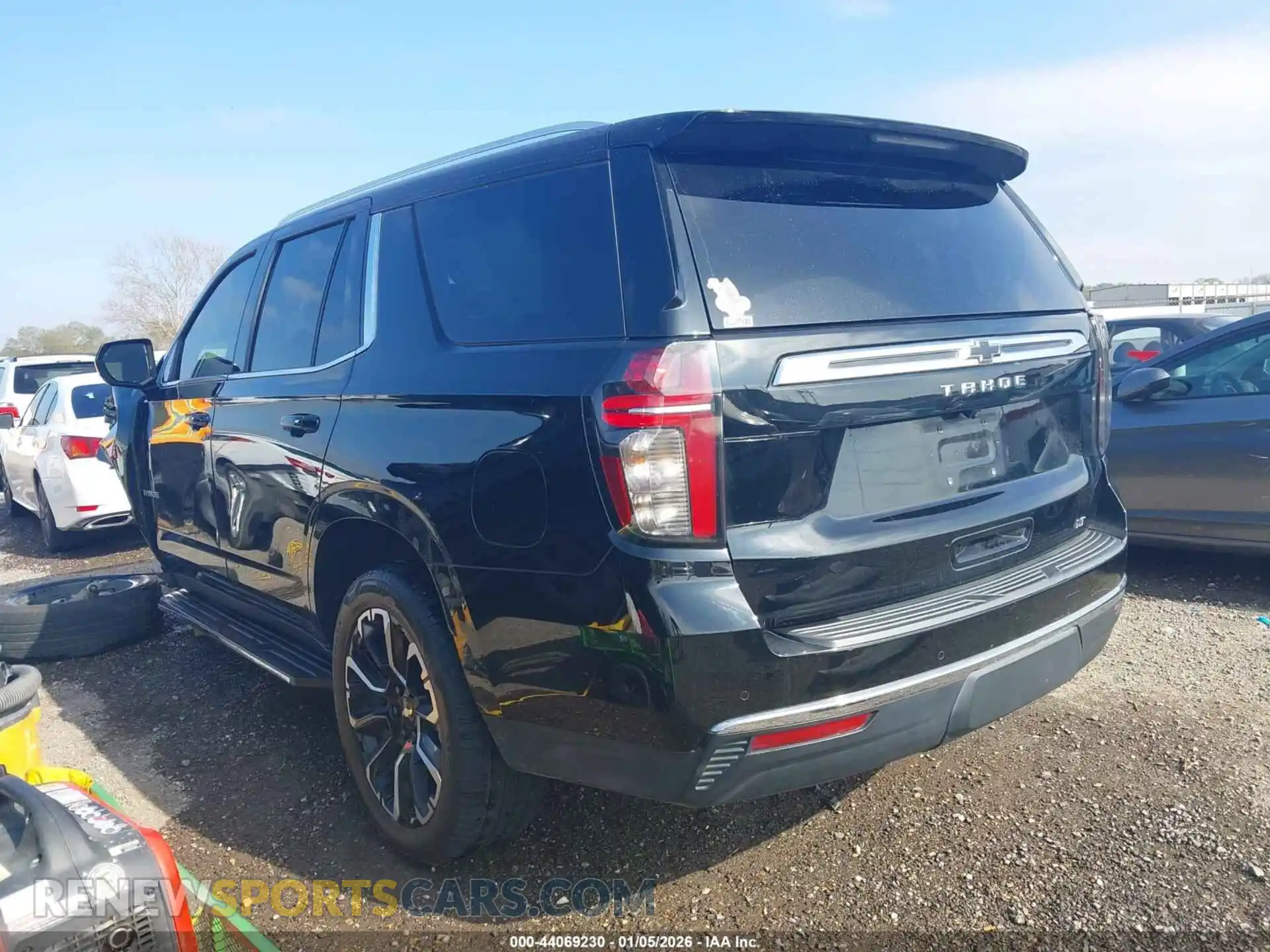 3 Photograph of a damaged car 1GNSCNKD5NR308711 CHEVROLET TAHOE 2022